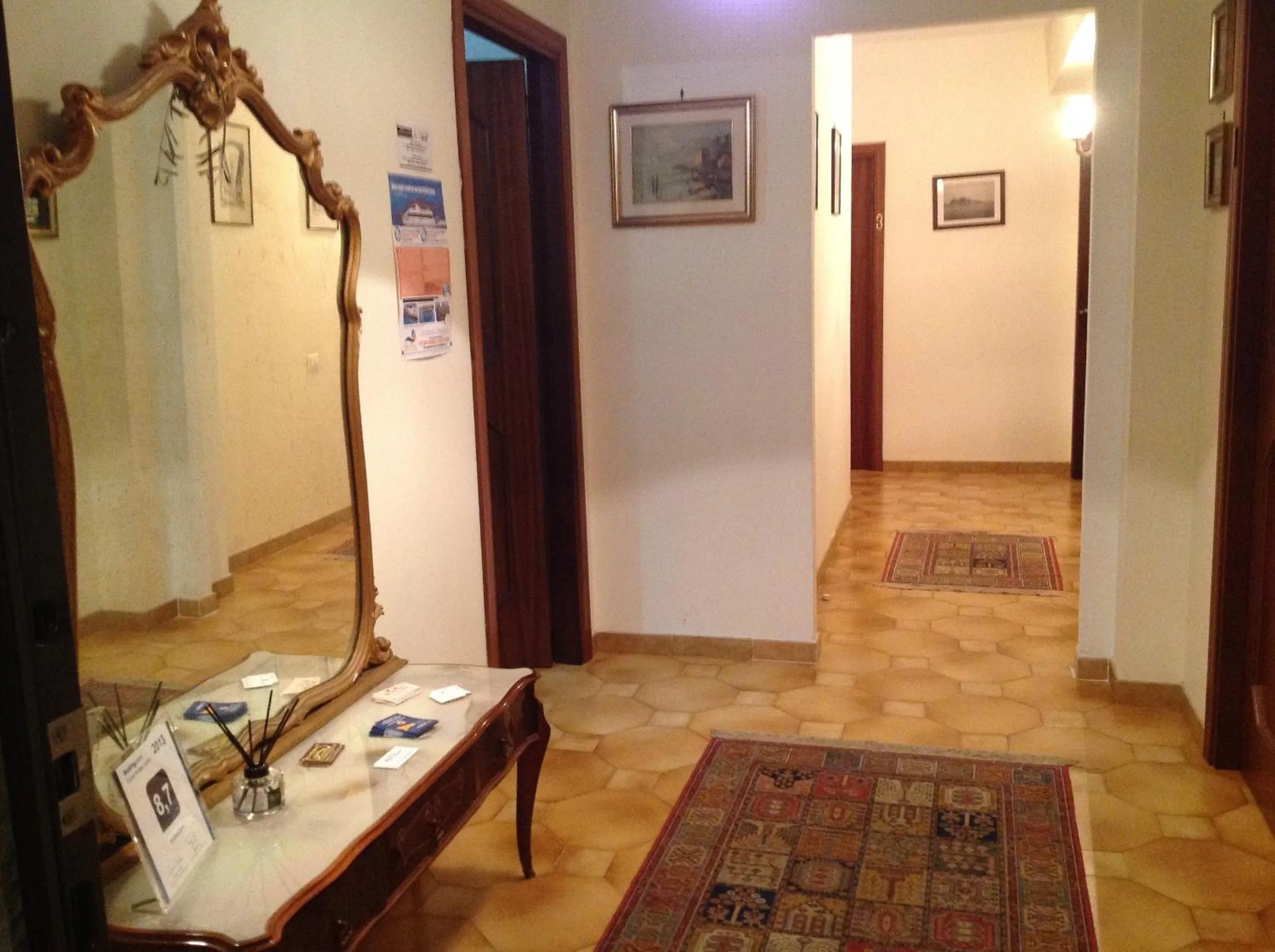 Decorative detail in Il Cavaliere