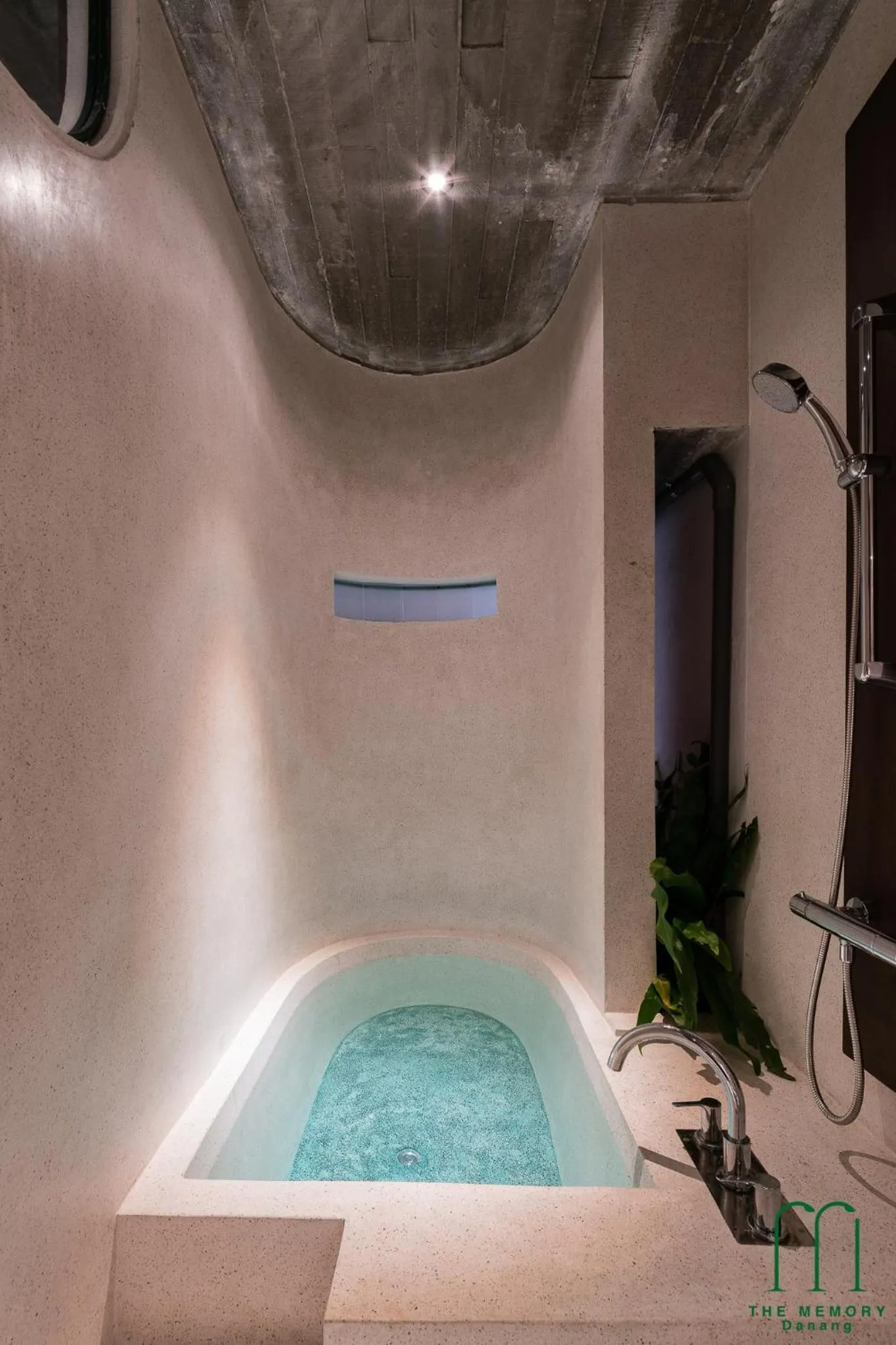 Hot Tub in The Memory - Danang