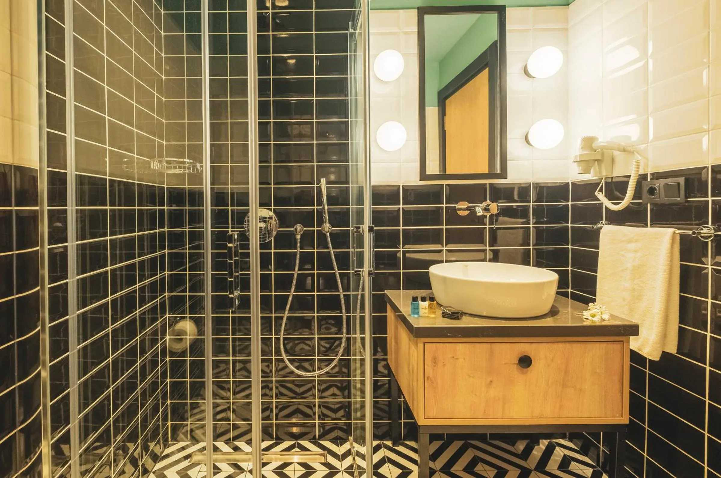 Shower in City Life Demir Hotel