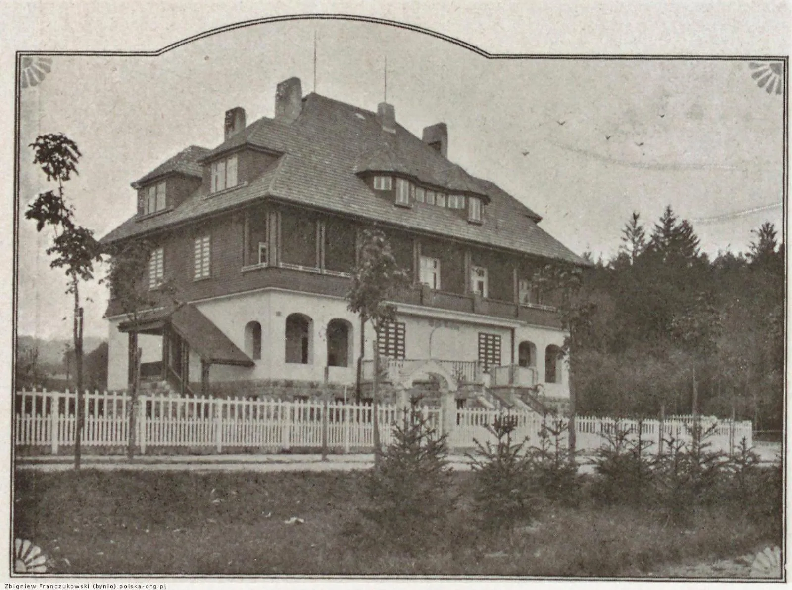 Property building in Villa Lessing