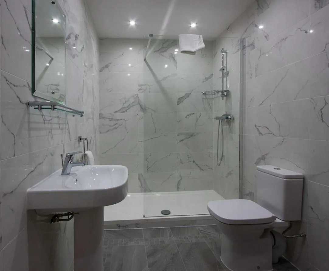 Shower in The Castle Collection - 42 Castle Street