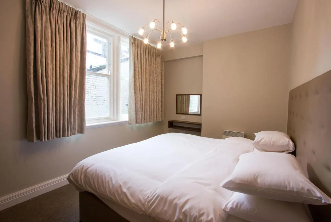 Bedroom, Bed in The Castle Collection - 42 Castle Street