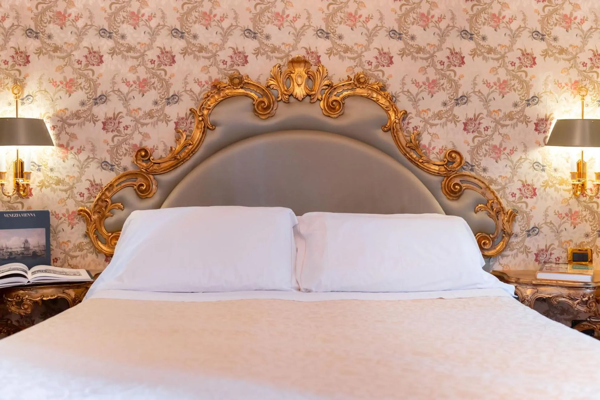 Bedroom, Bed in Bellevue Luxury Rooms - San Marco Luxury