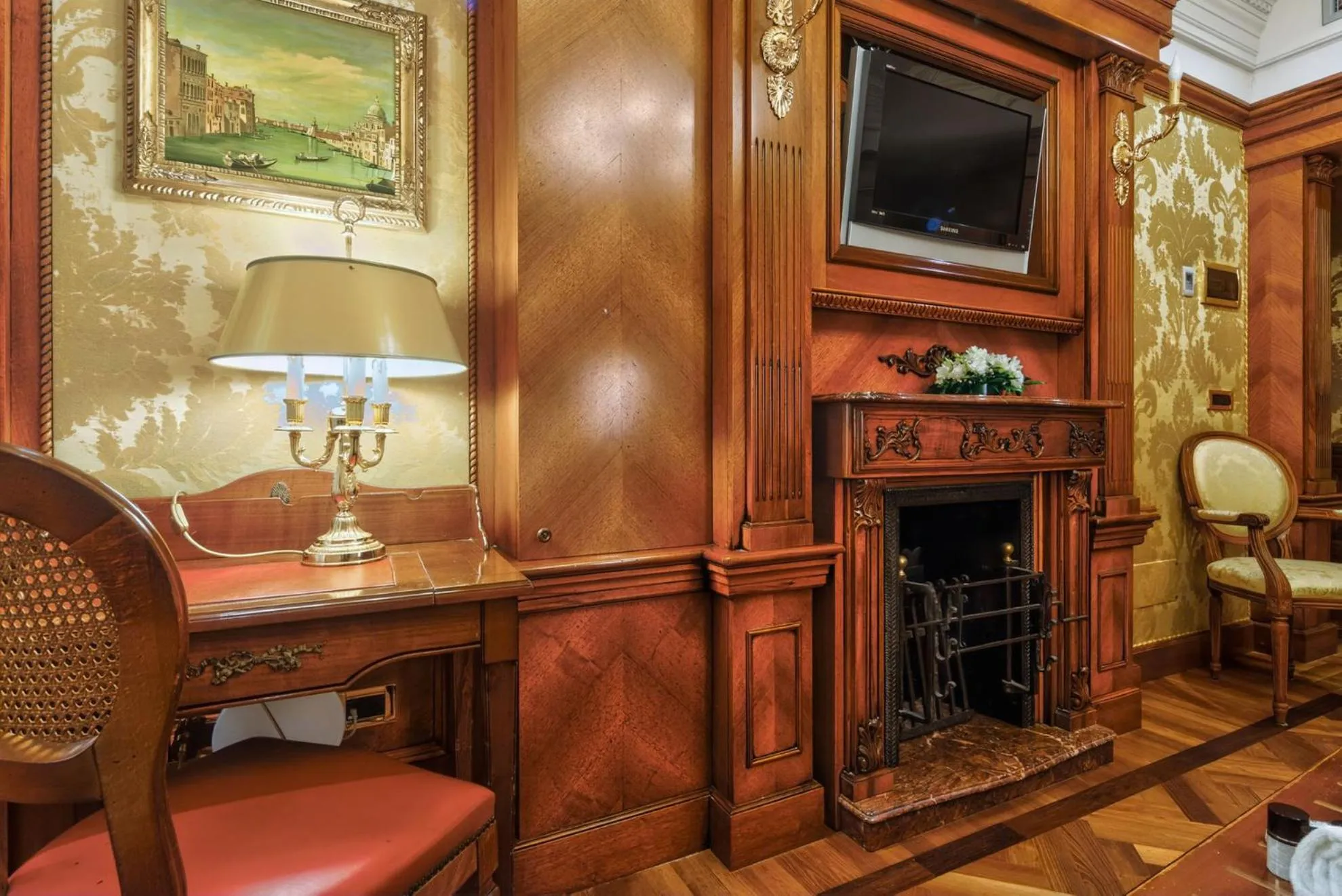 Decorative detail in Bellevue Luxury Rooms - San Marco Luxury