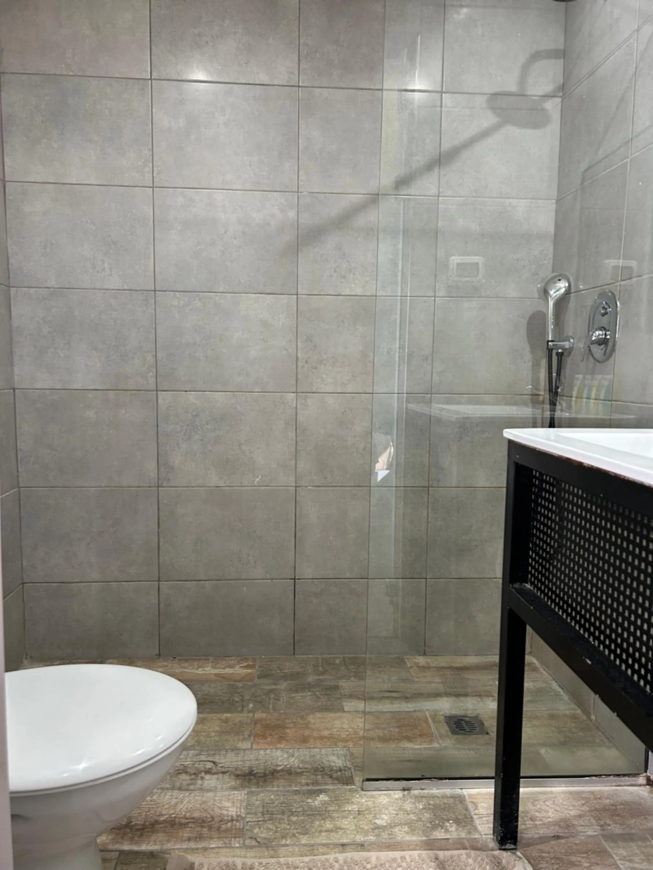 Bathroom in Amdar boutique