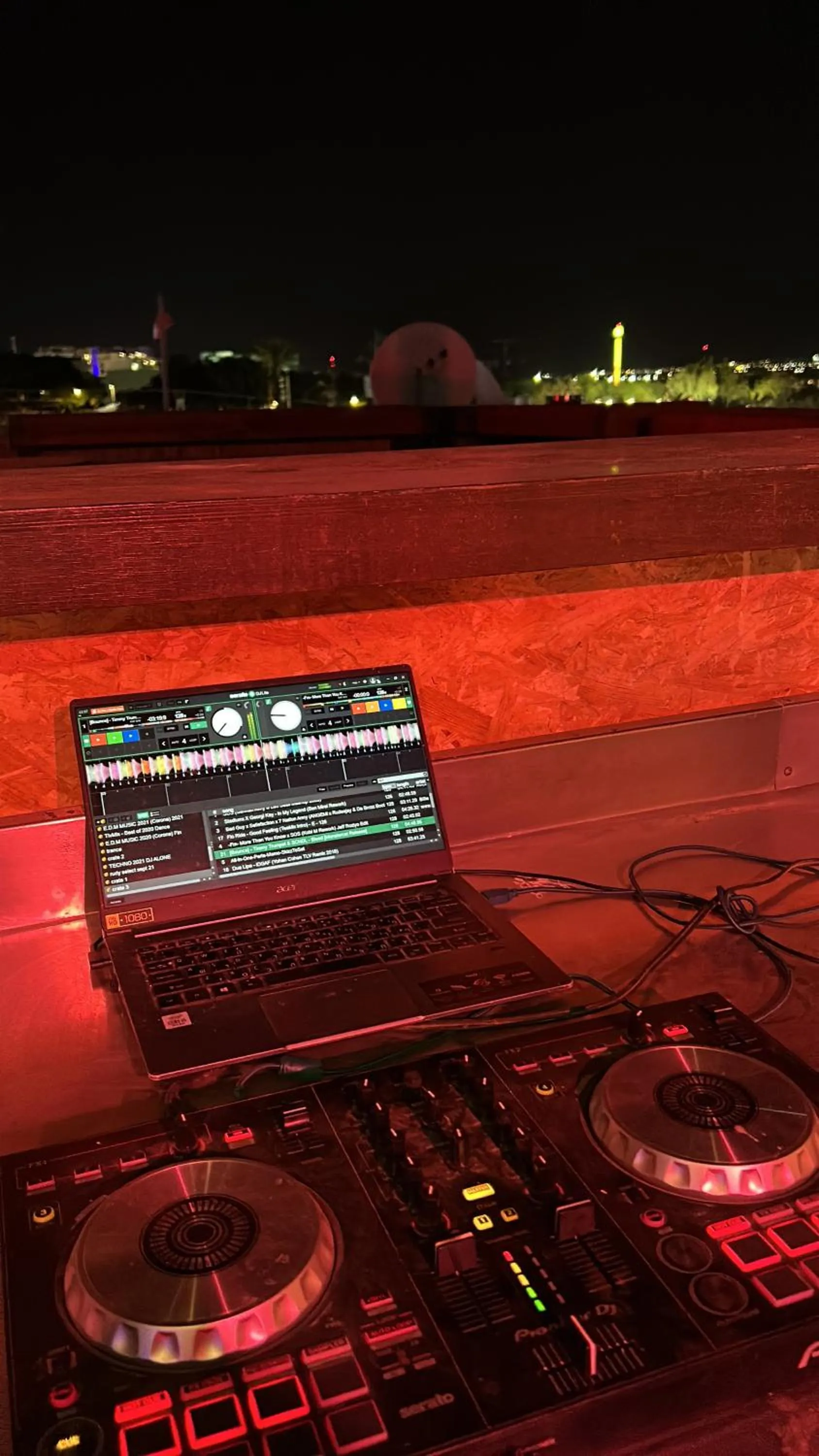 Nightclub / DJ in Amdar boutique