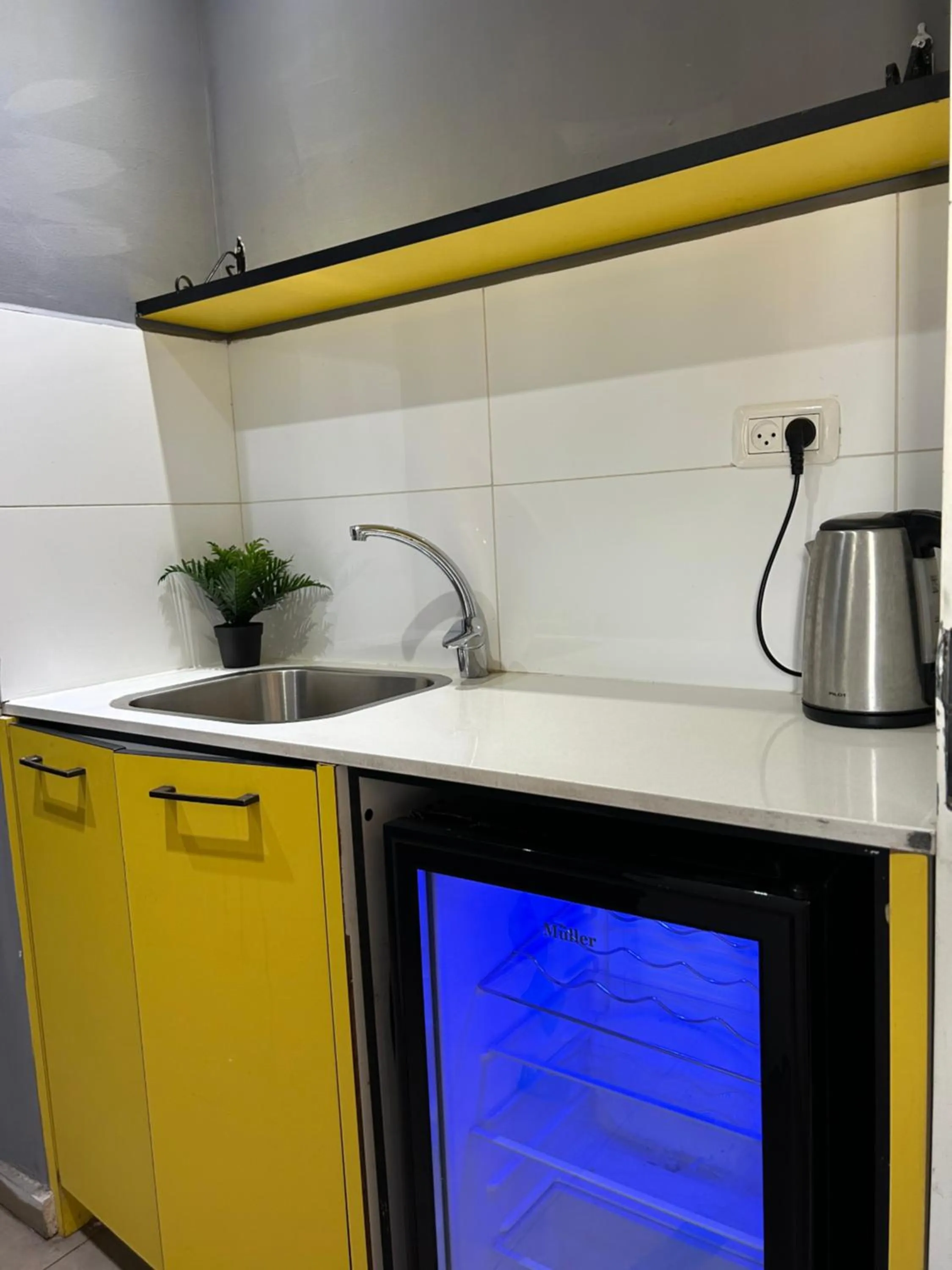 Kitchen or kitchenette in Amdar Hostel