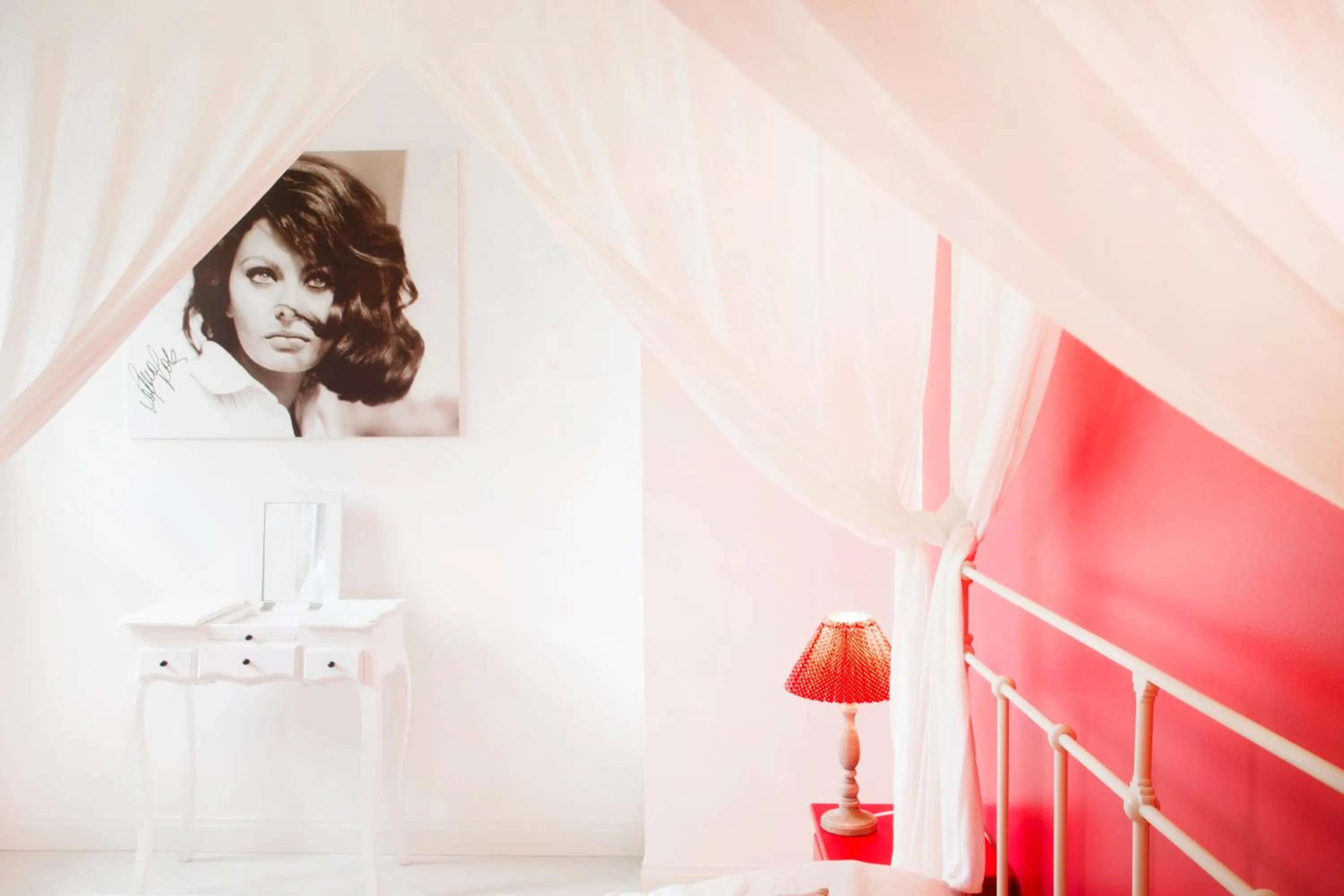 Decorative detail in B&B The Divine