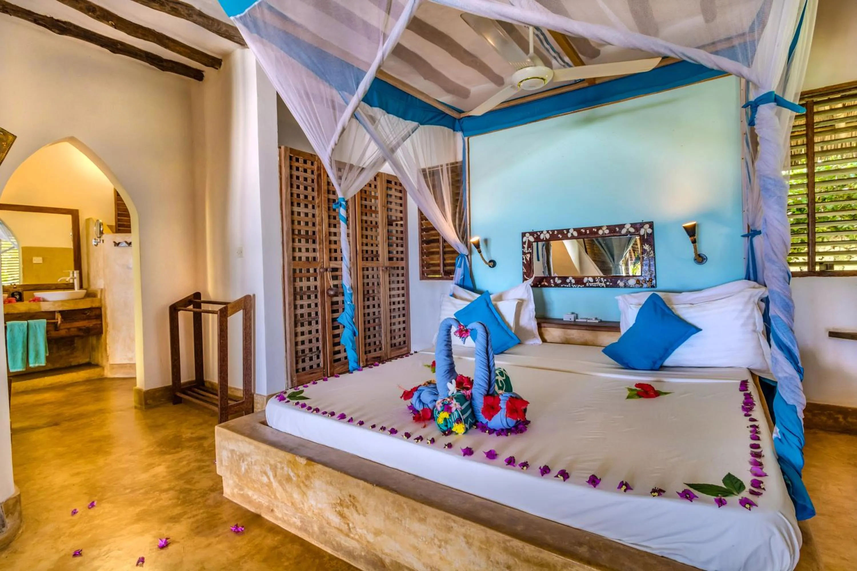 Bathroom, Bed in SeVi Boutique Hotel