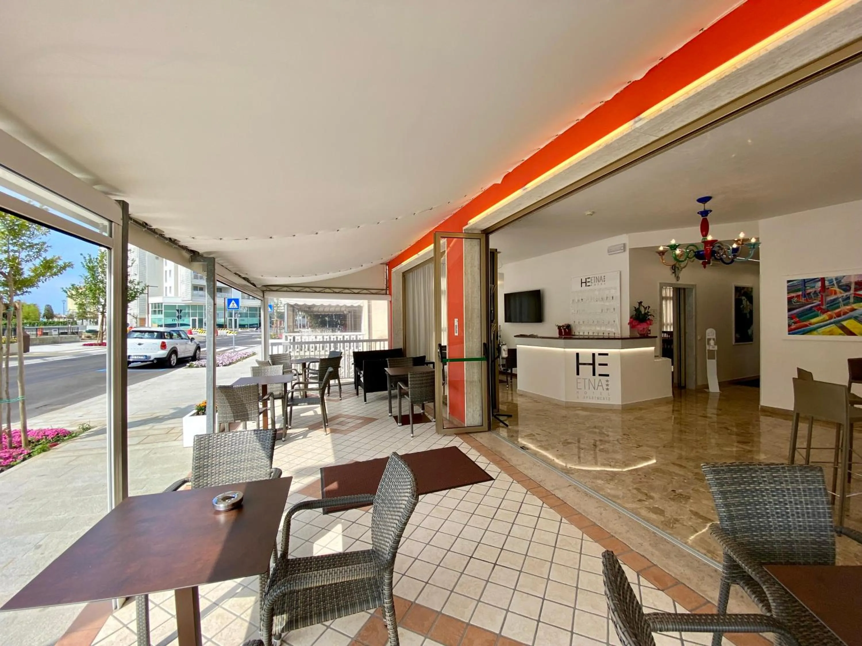 Communal lounge/ TV room in Hotel Etna