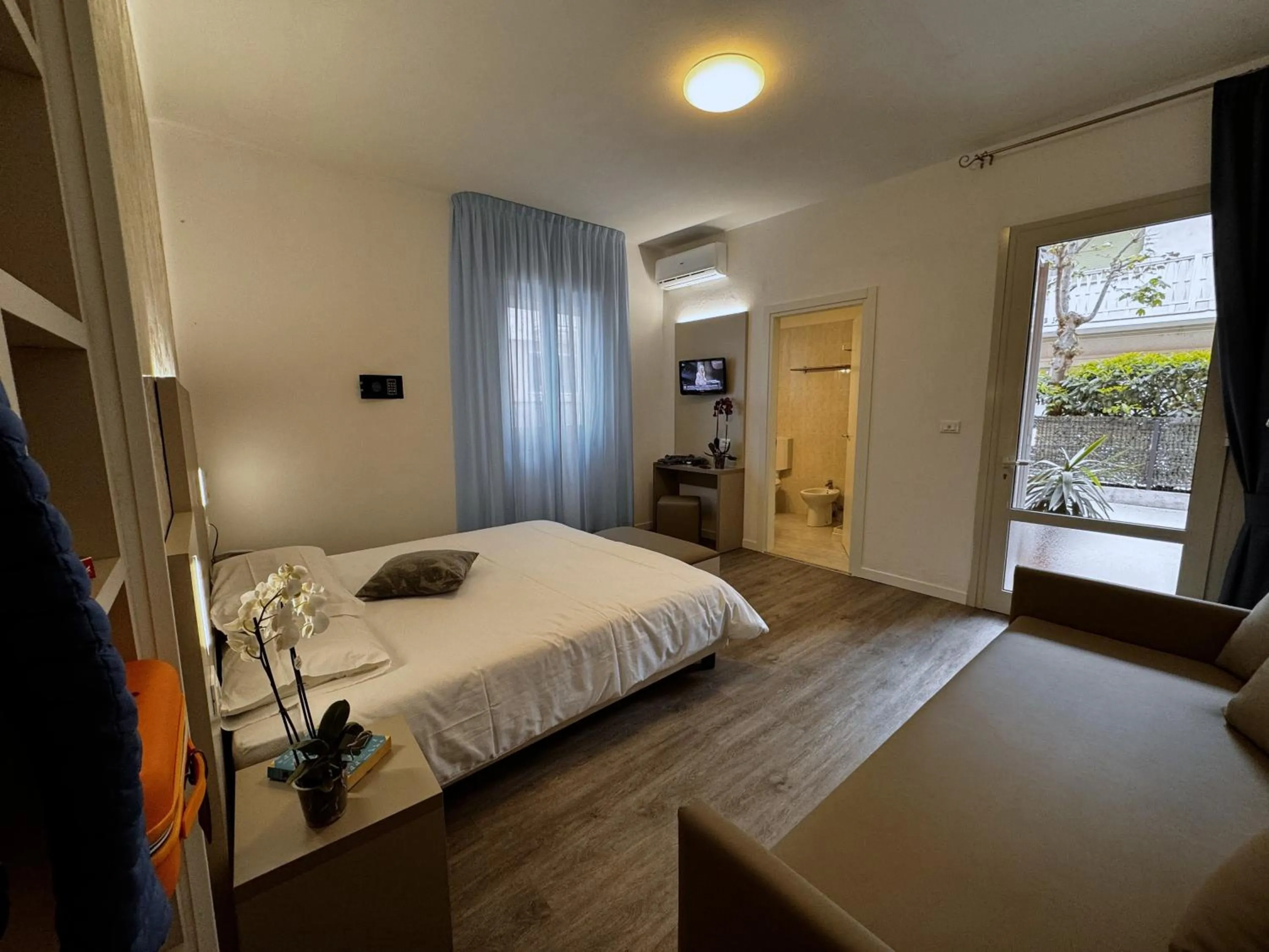 Bedroom, Bed in Hotel Etna