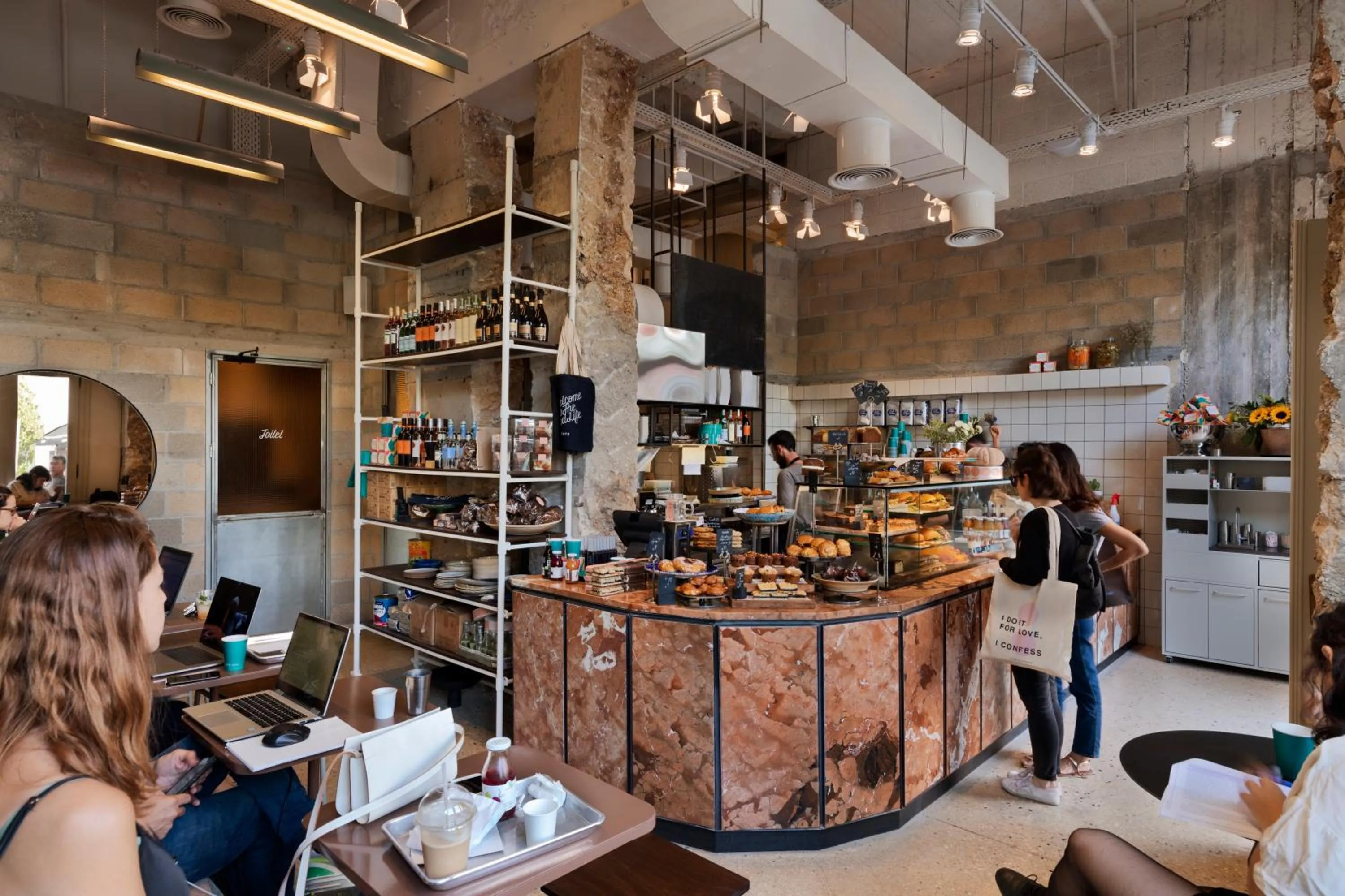 Property building in Sam&Blondi