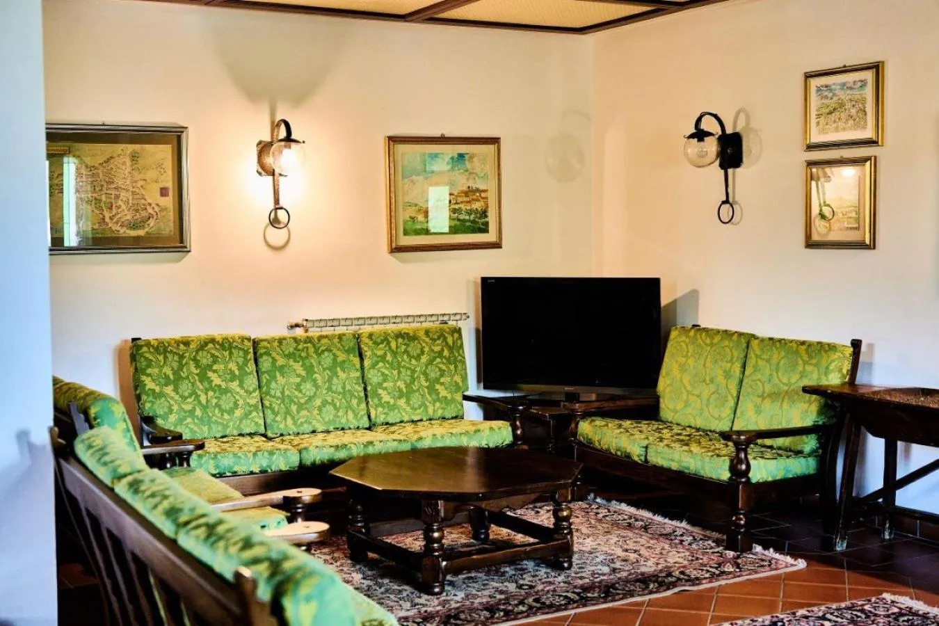 Communal lounge/ TV room in Hotel Pizzalto