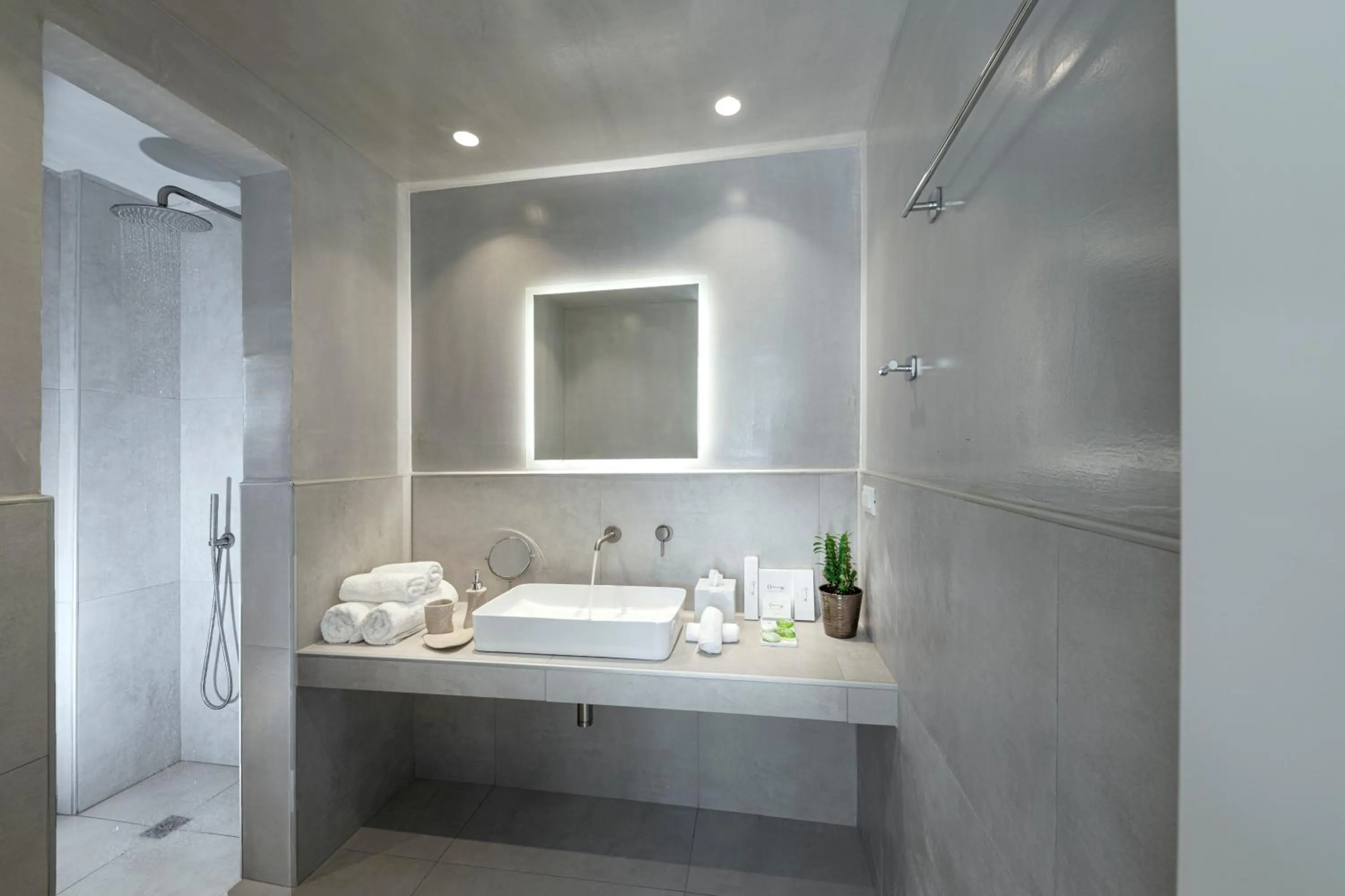 Shower in Secret View Hotel