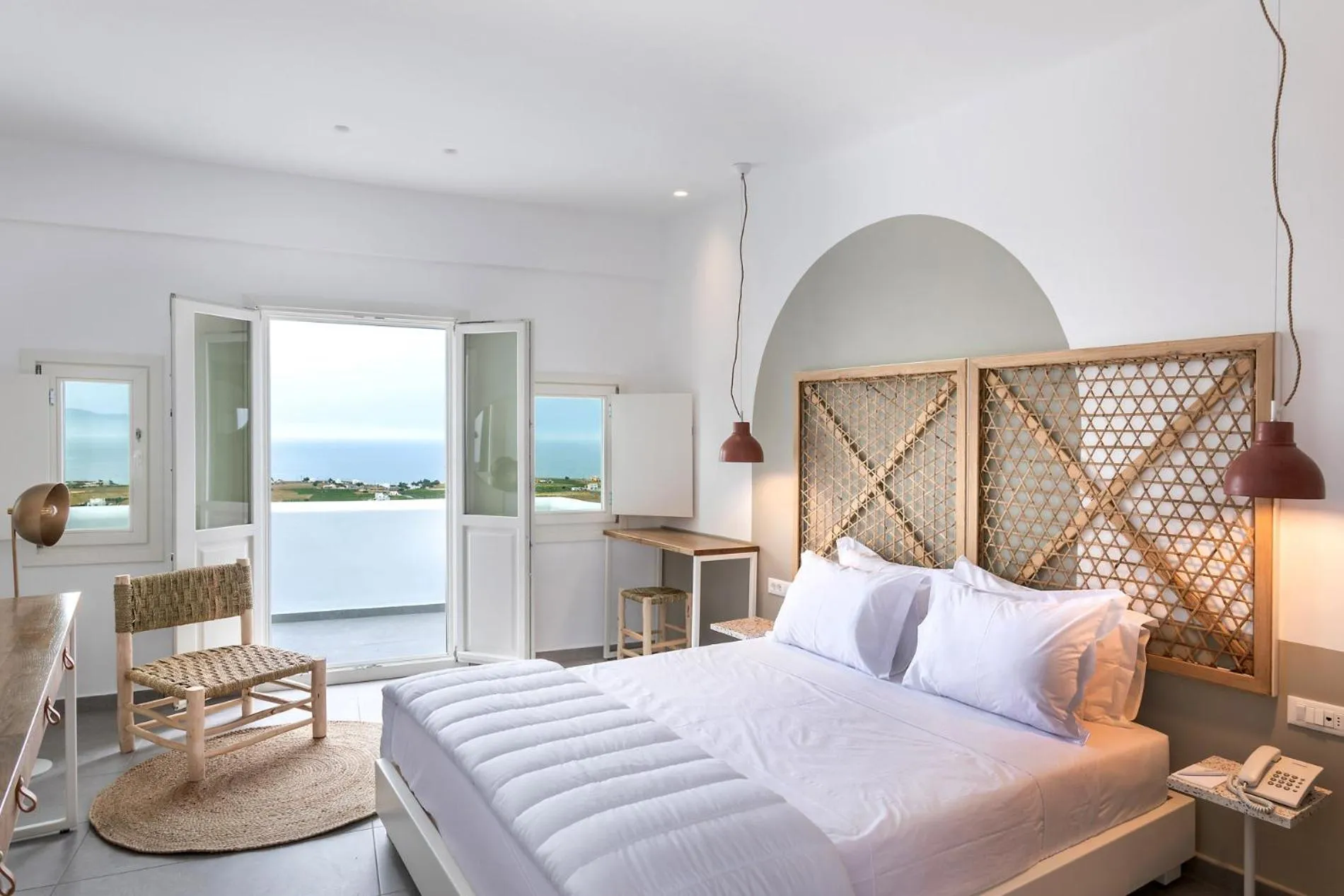 Photo of the whole room, Bed in Secret View Hotel