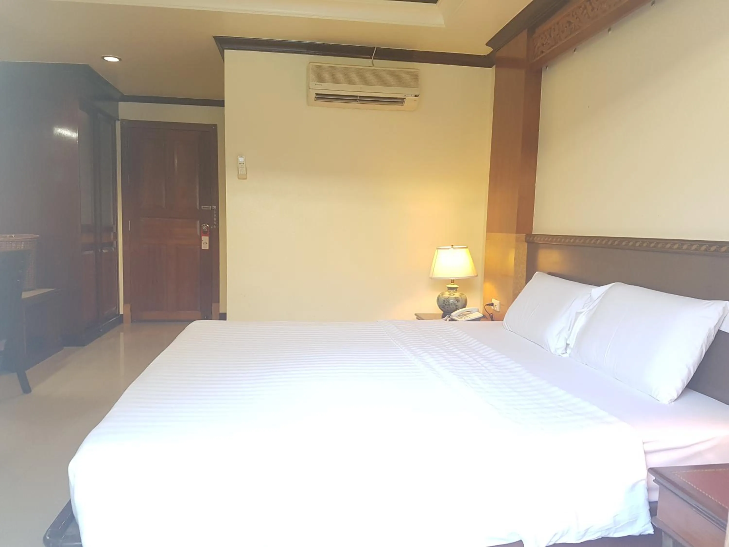 Bed in Phi Phi Hotel