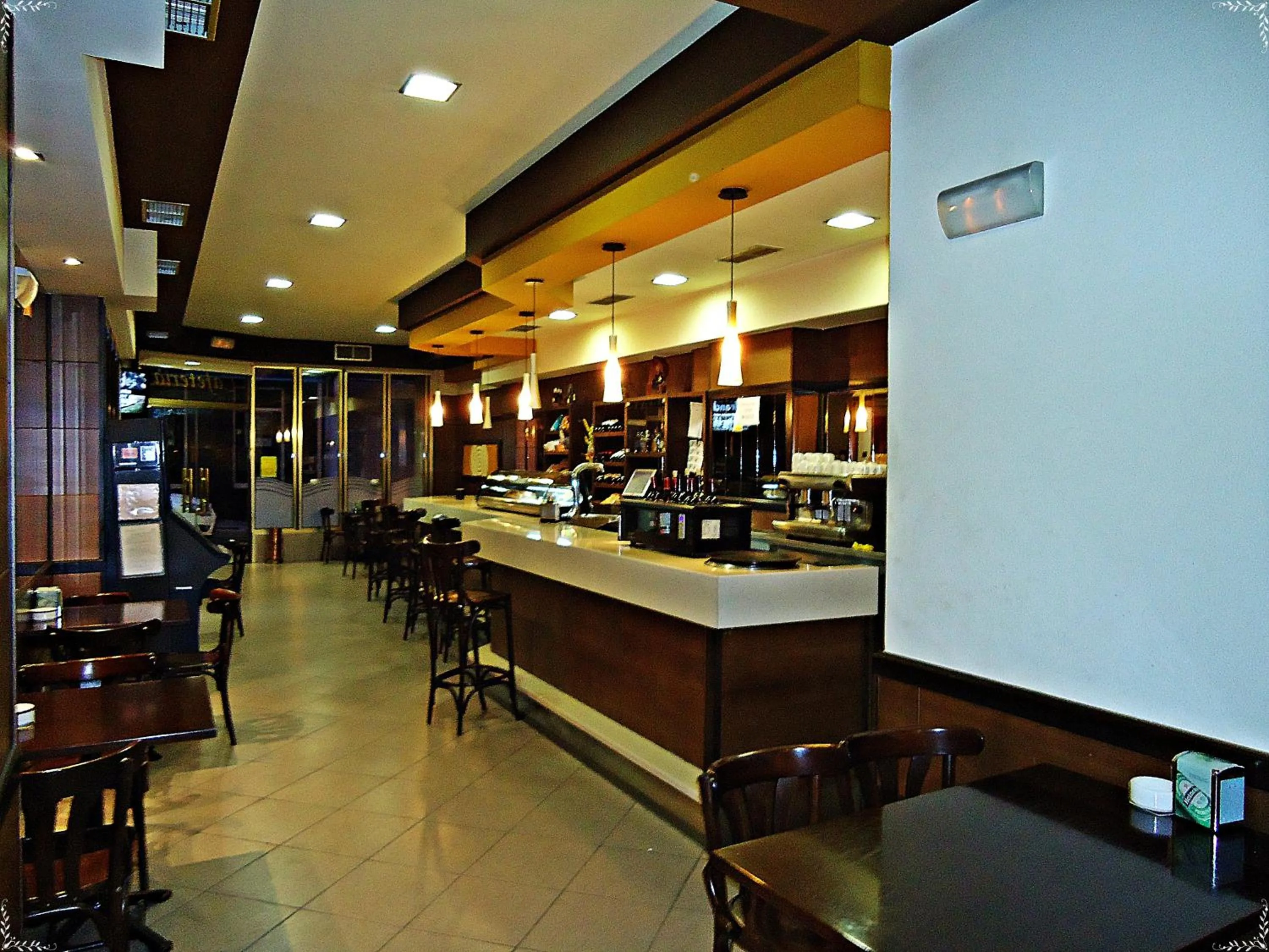 Restaurant/places to eat in Hotel Altiana