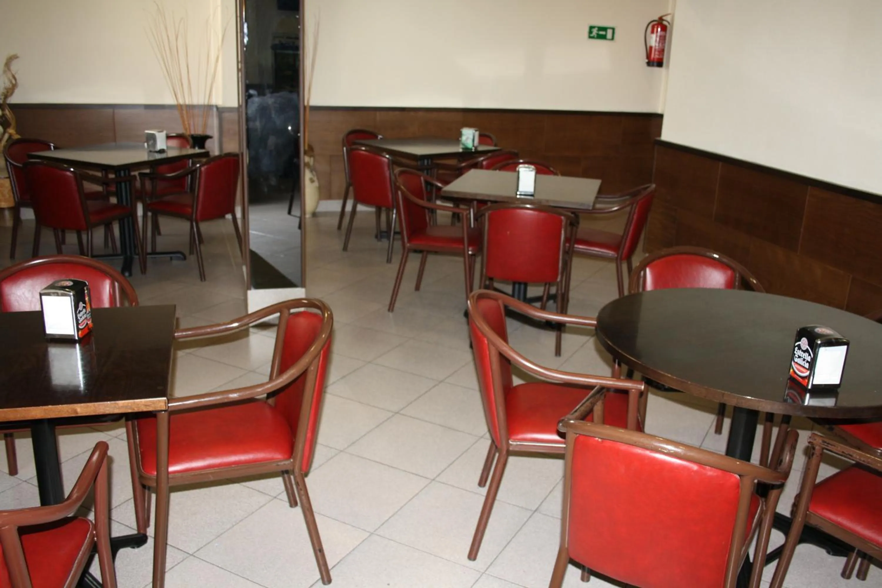 Communal lounge/ TV room in Hotel Altiana