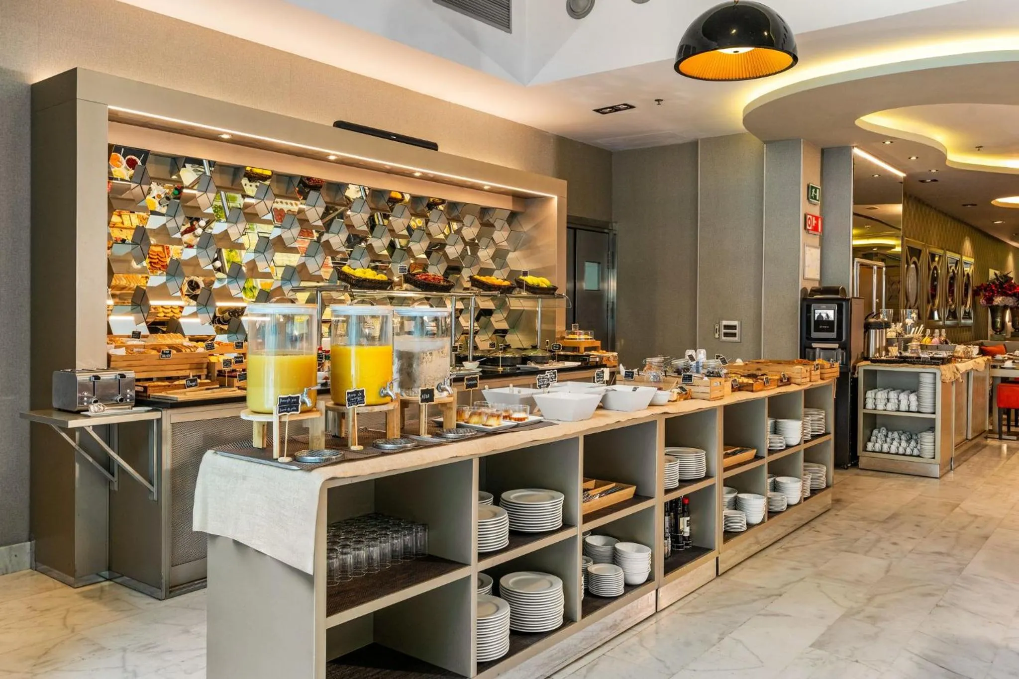 Breakfast in Hotel Indigo Barcelona - Plaza Catalunya 4Sup by IHG