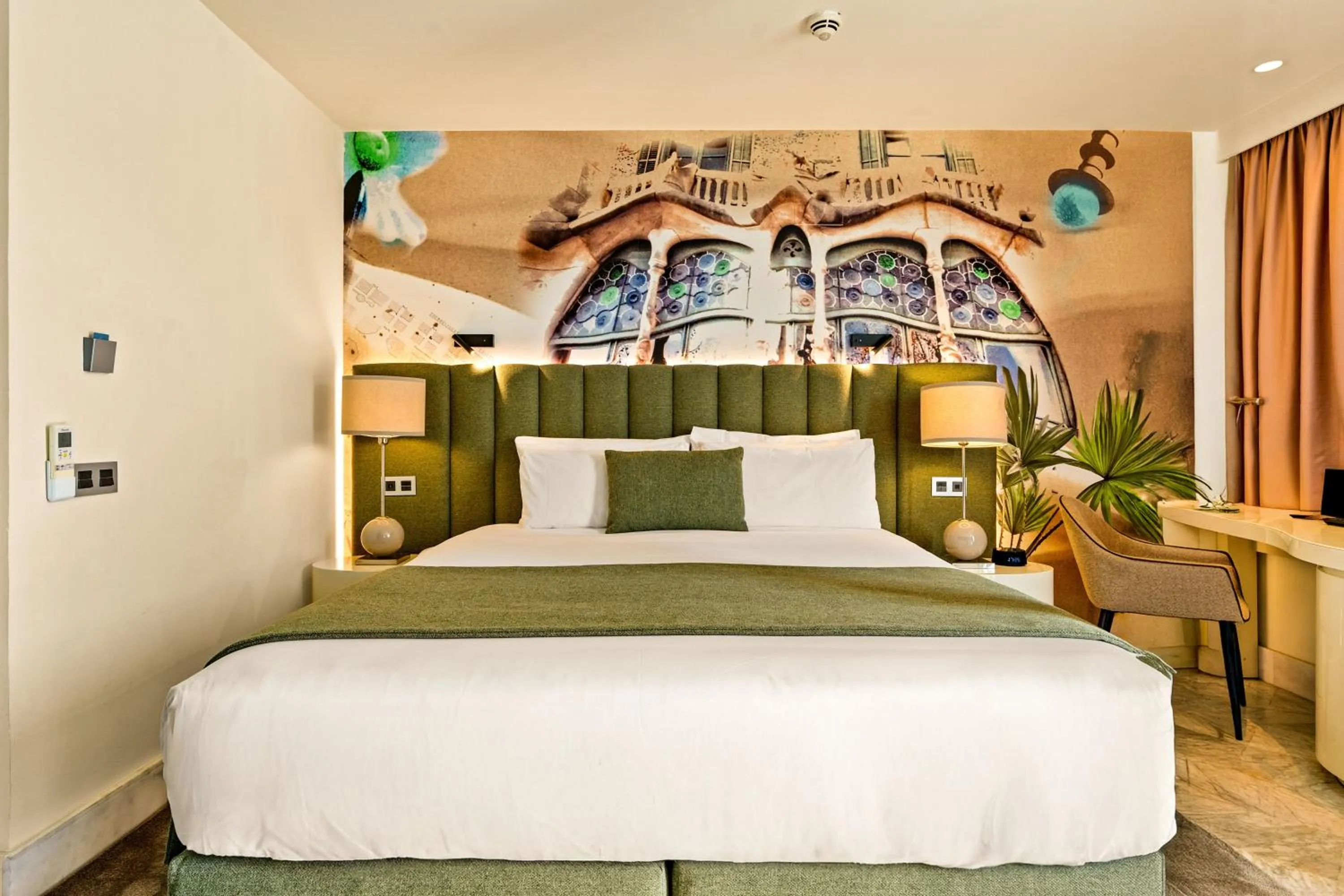 Bed in Hotel Indigo Barcelona - Plaza Catalunya 4Sup by IHG