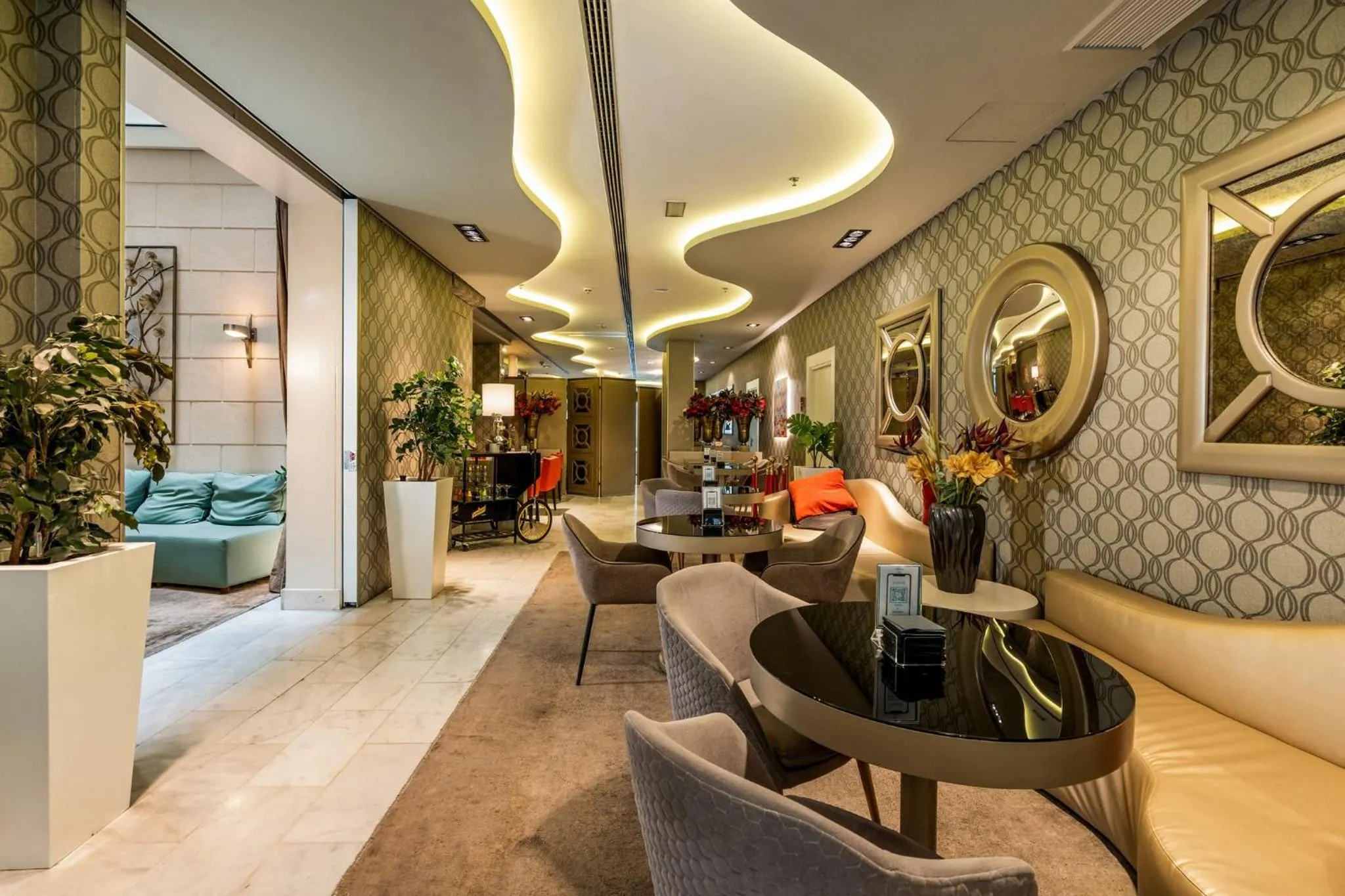 Lounge or bar in Hotel Indigo Barcelona - Plaza Catalunya 4Sup by IHG