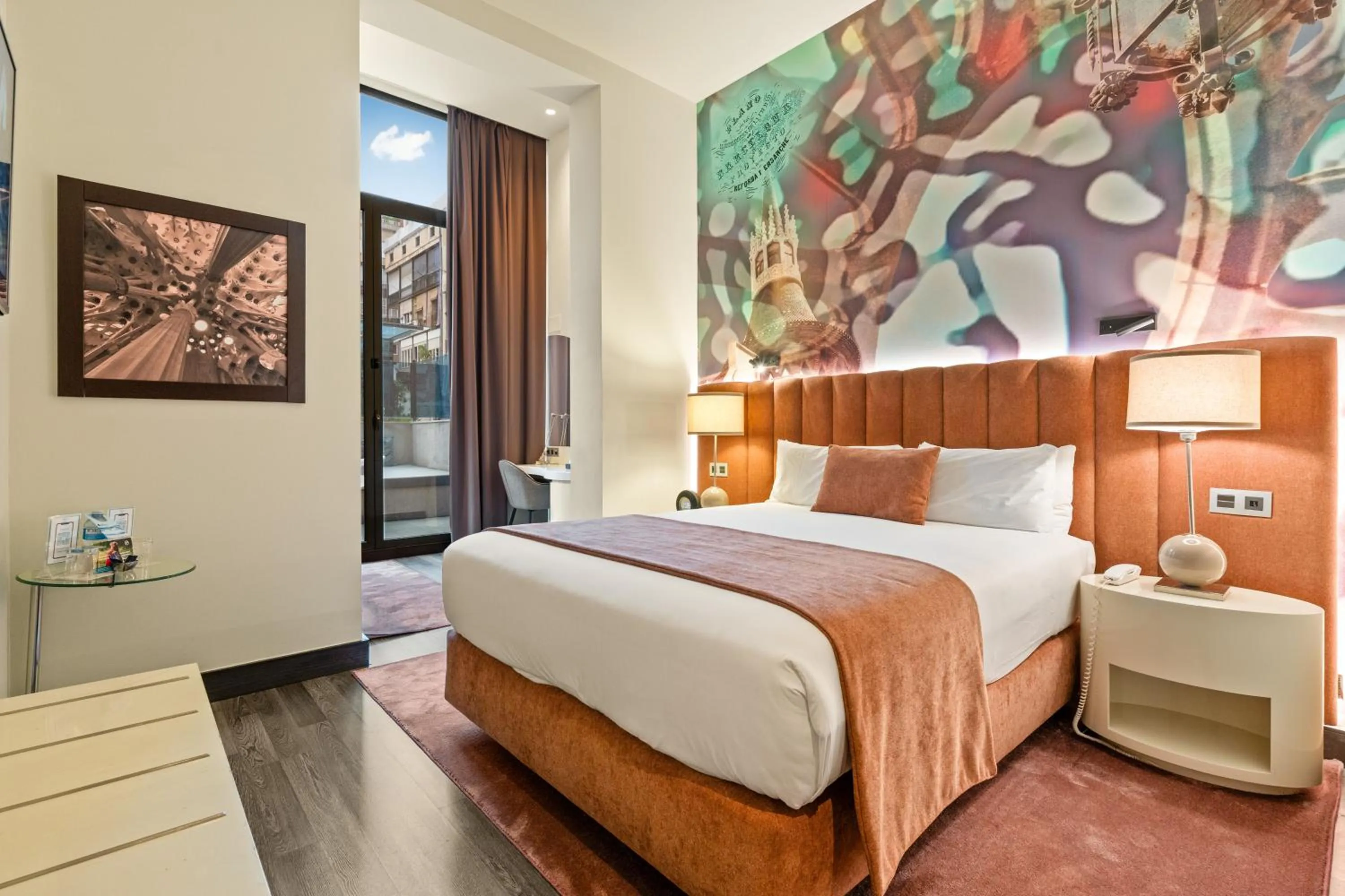 Bed in Hotel Indigo Barcelona - Plaza Catalunya 4Sup by IHG