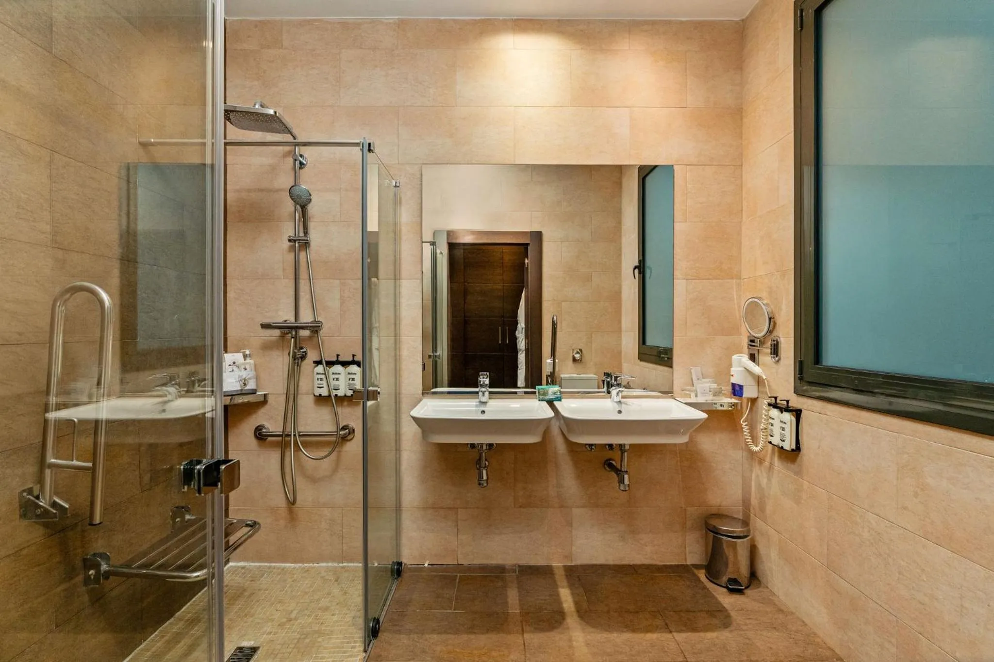 Bathroom in Hotel Indigo Barcelona - Plaza Catalunya 4Sup by IHG