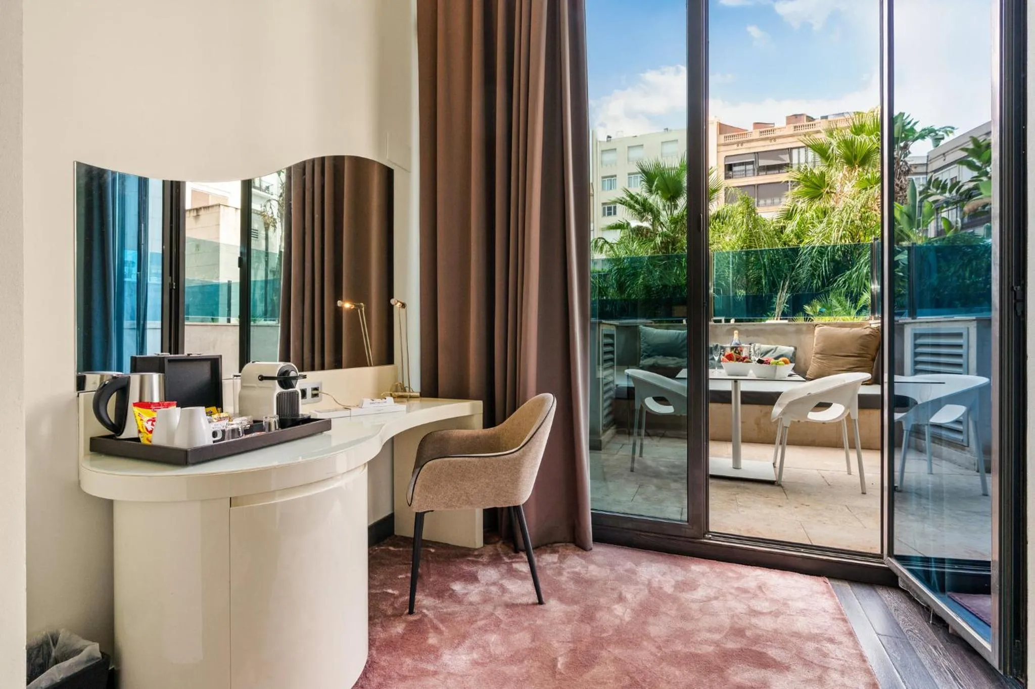 Photo of the whole room in Hotel Indigo Barcelona - Plaza Catalunya 4Sup by IHG