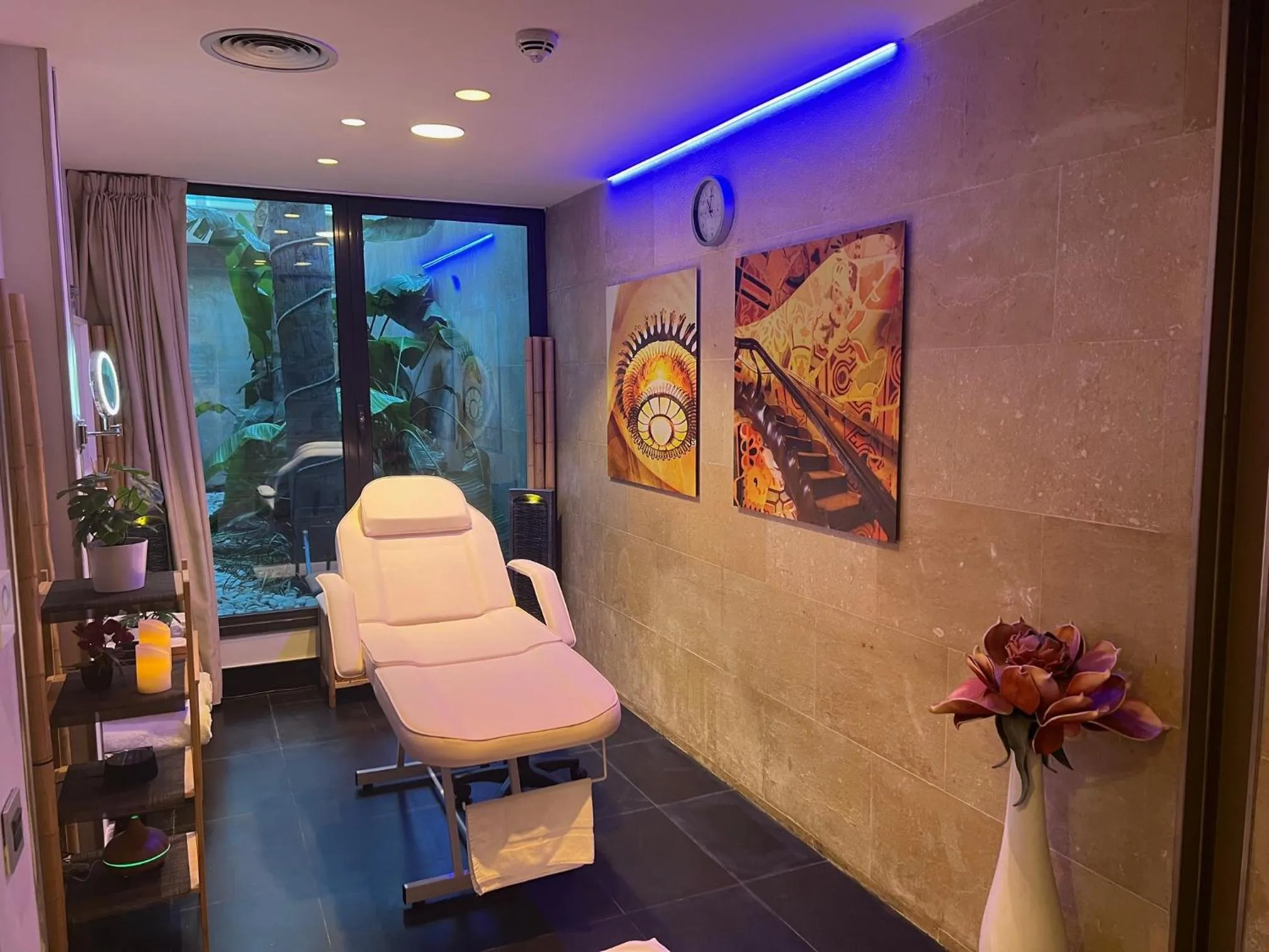 Massage in Hotel Indigo Barcelona - Plaza Catalunya 4Sup by IHG