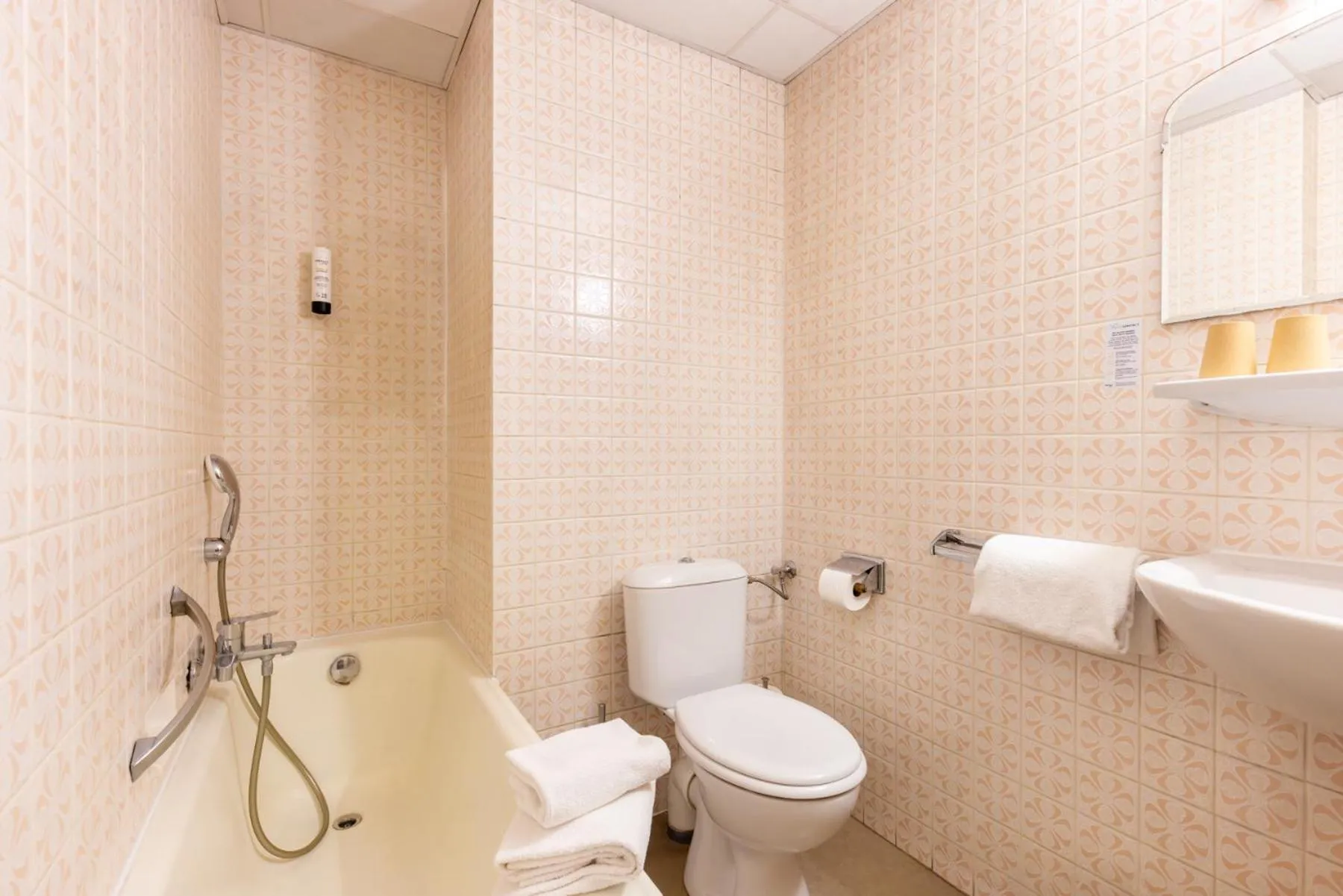 Shower in Hotel Bristol Metz Centre Gare