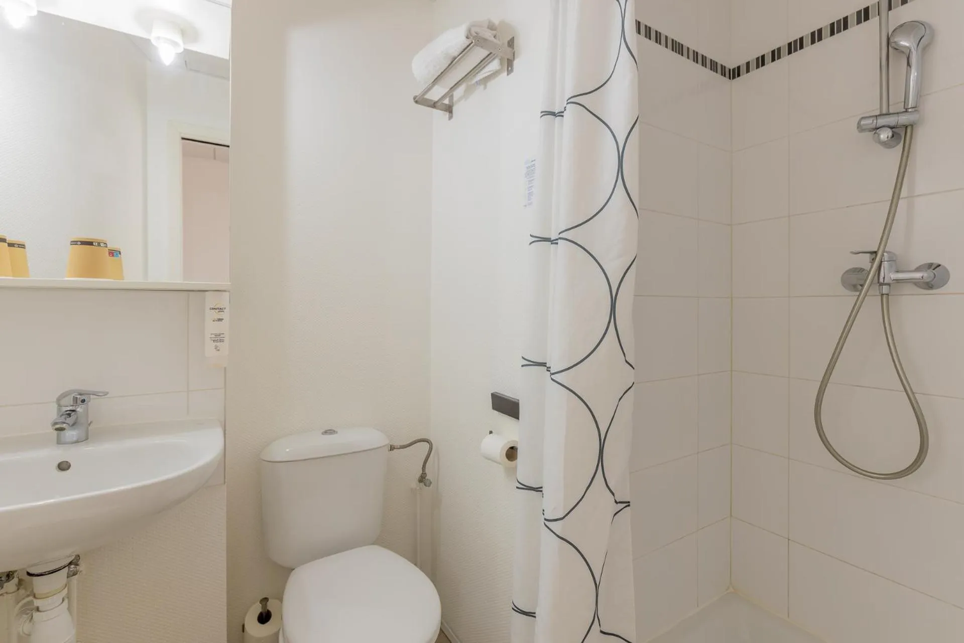 Toilet in Hotel Bristol Metz Centre Gare