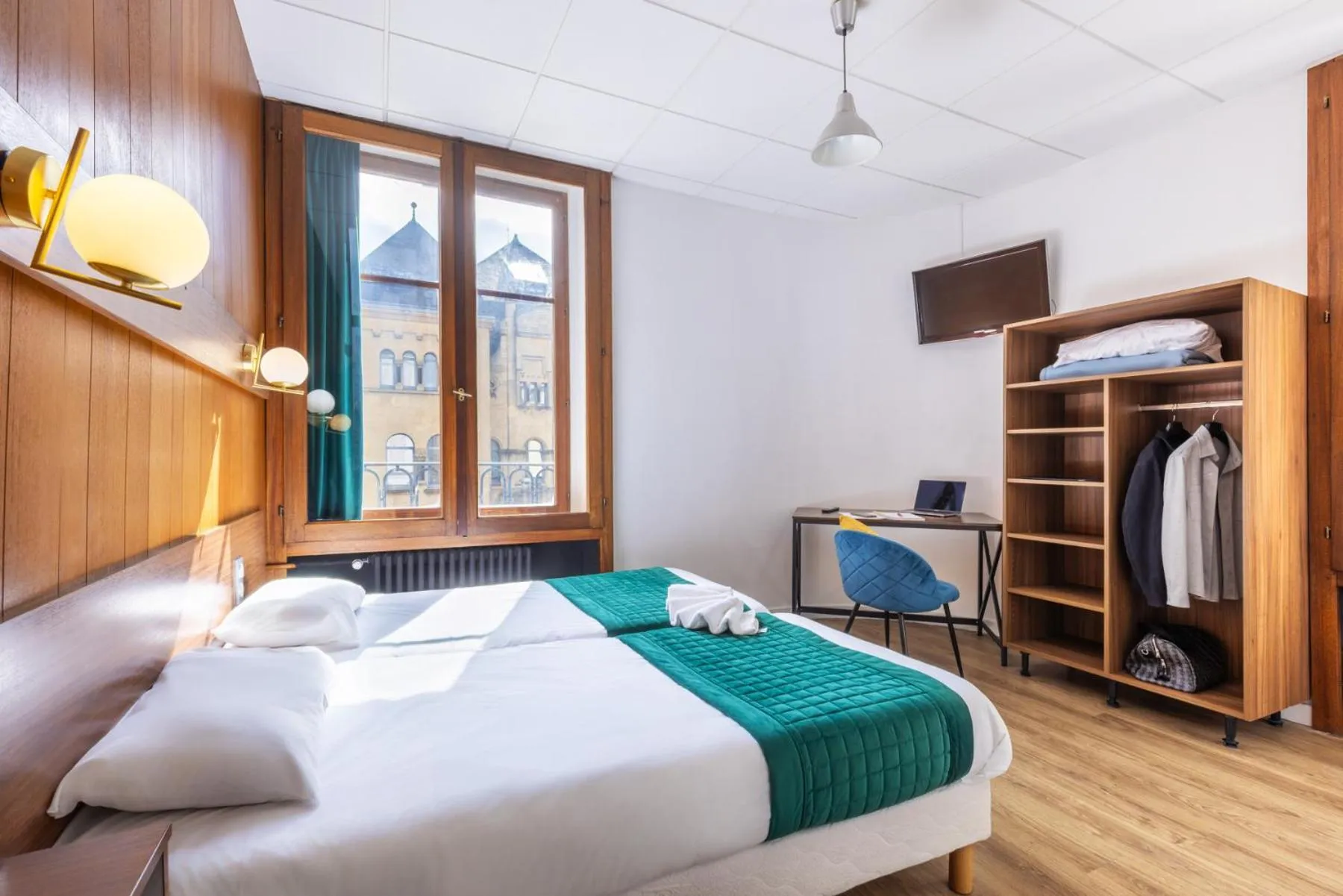 TV and multimedia, Bed in Hotel Bristol Metz Centre Gare