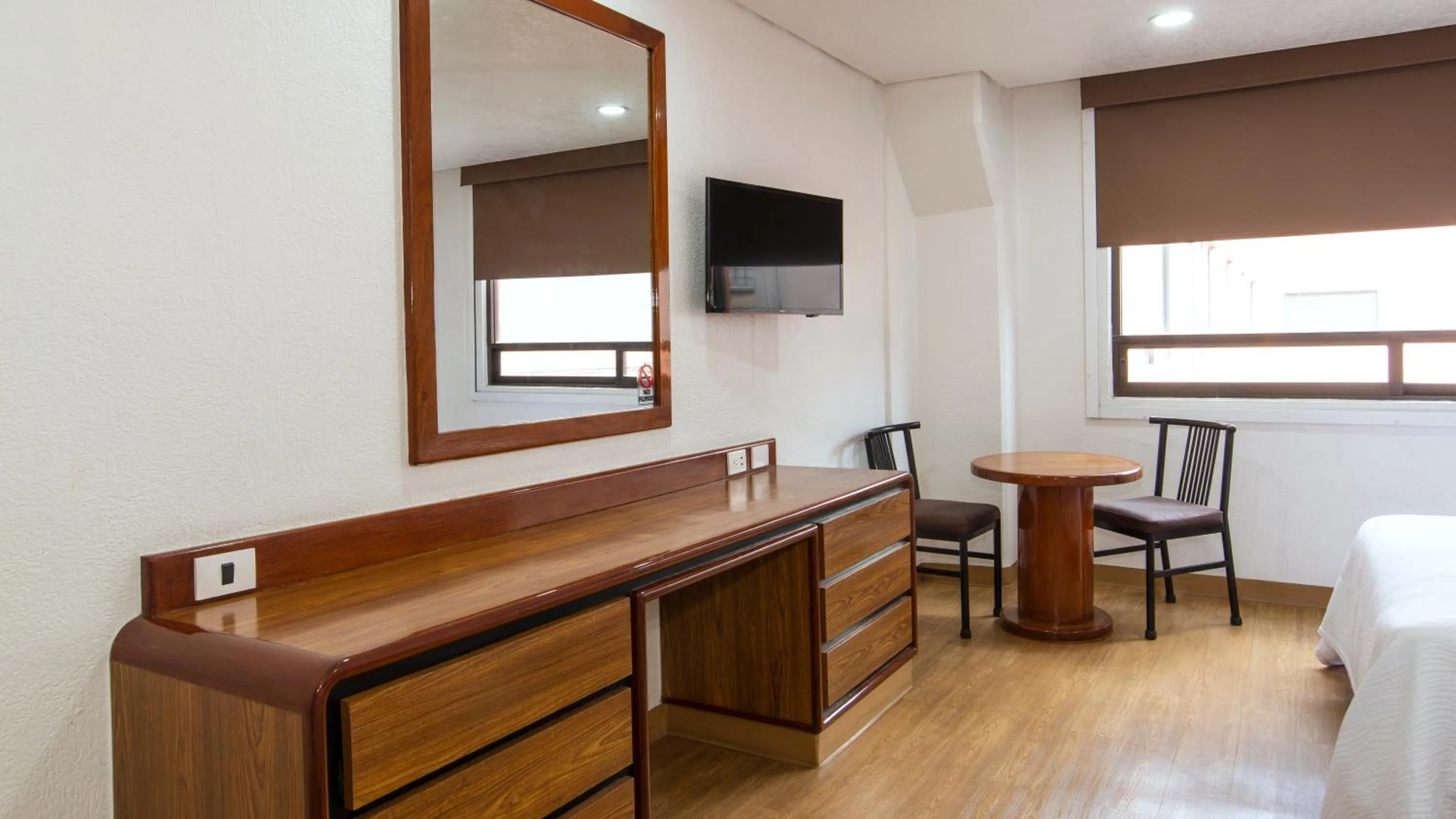 Photo of the whole room in Hotel San Lucas