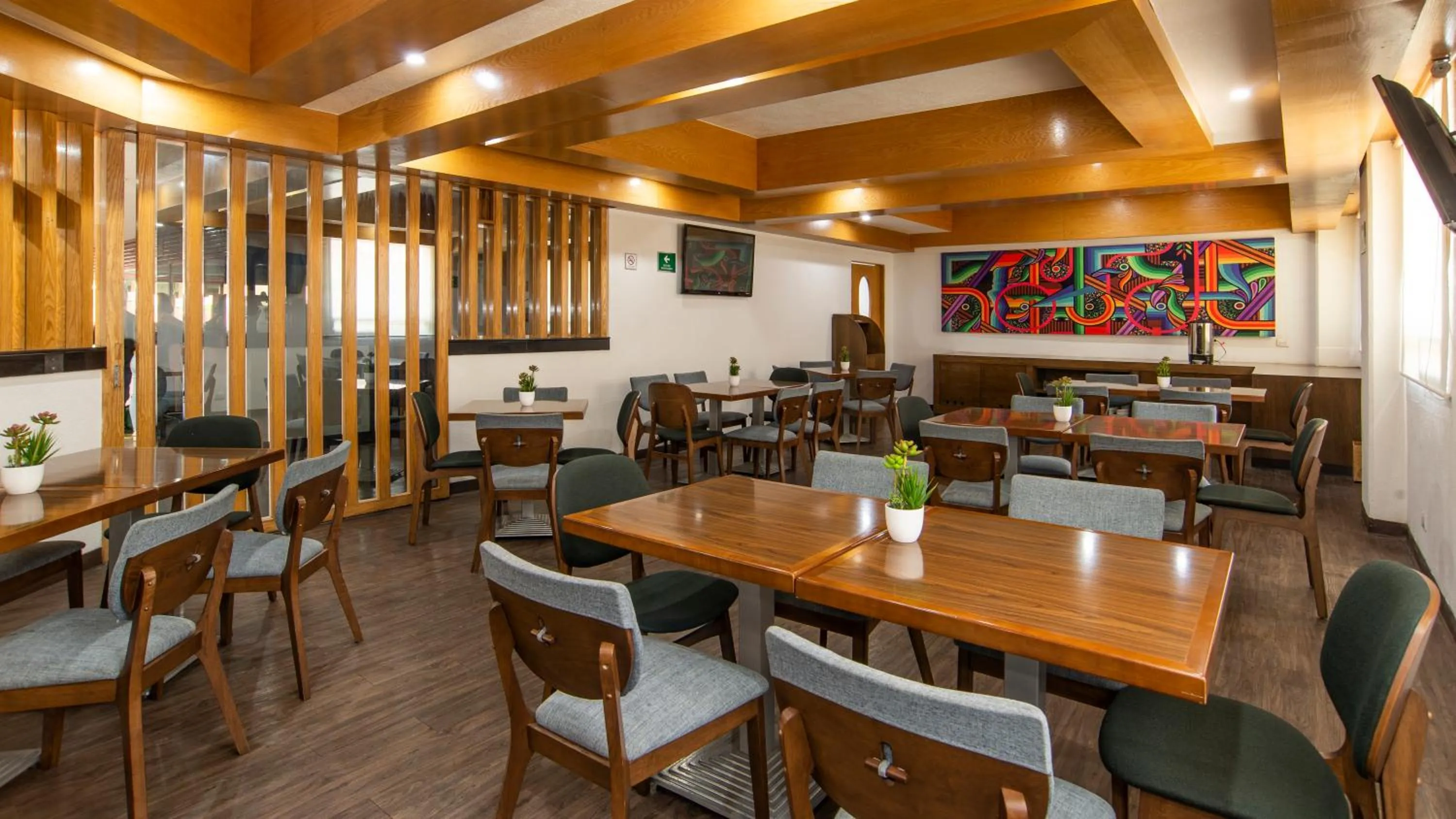 Restaurant/places to eat in Hotel San Lucas