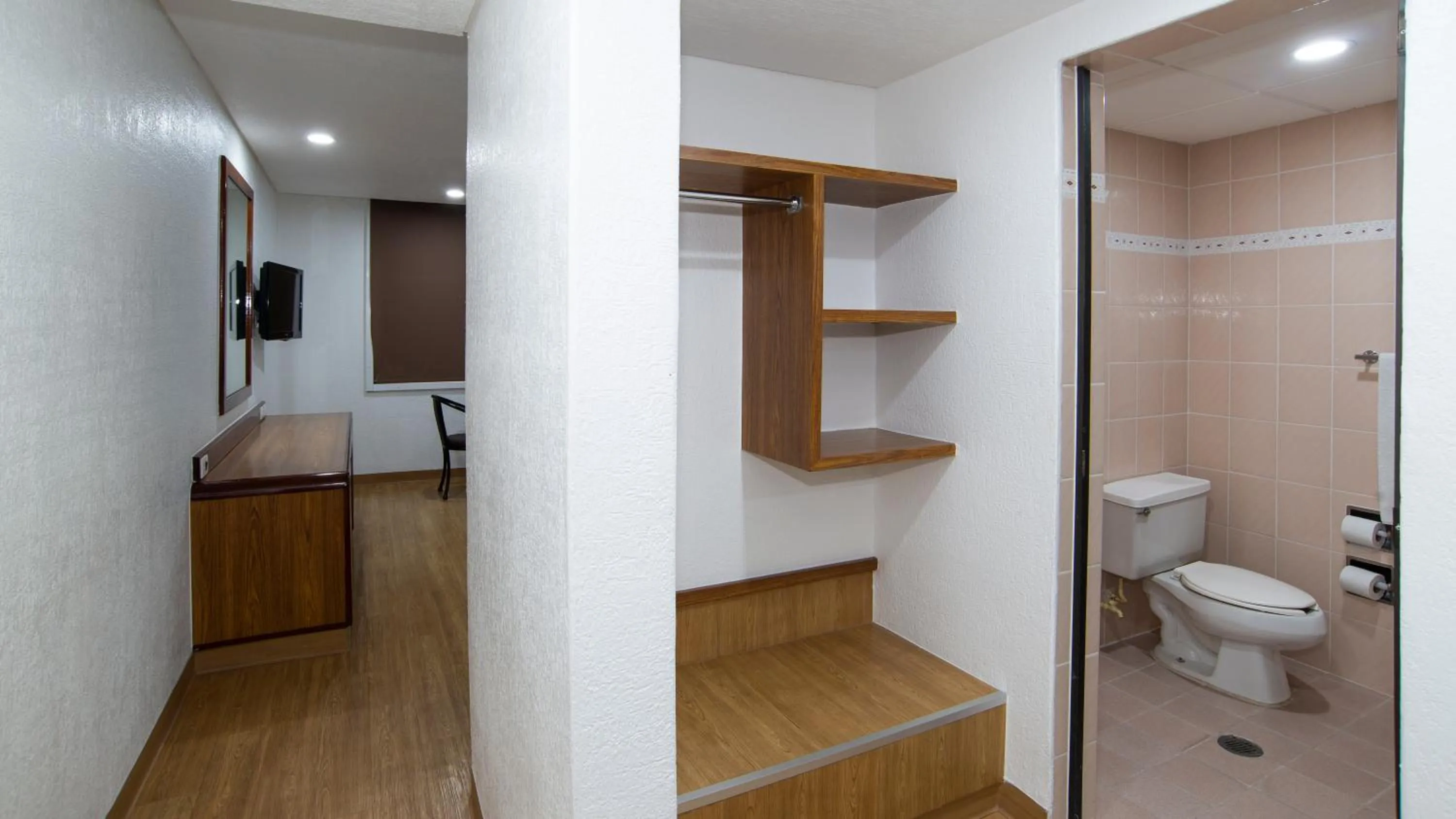 Photo of the whole room in Hotel San Lucas