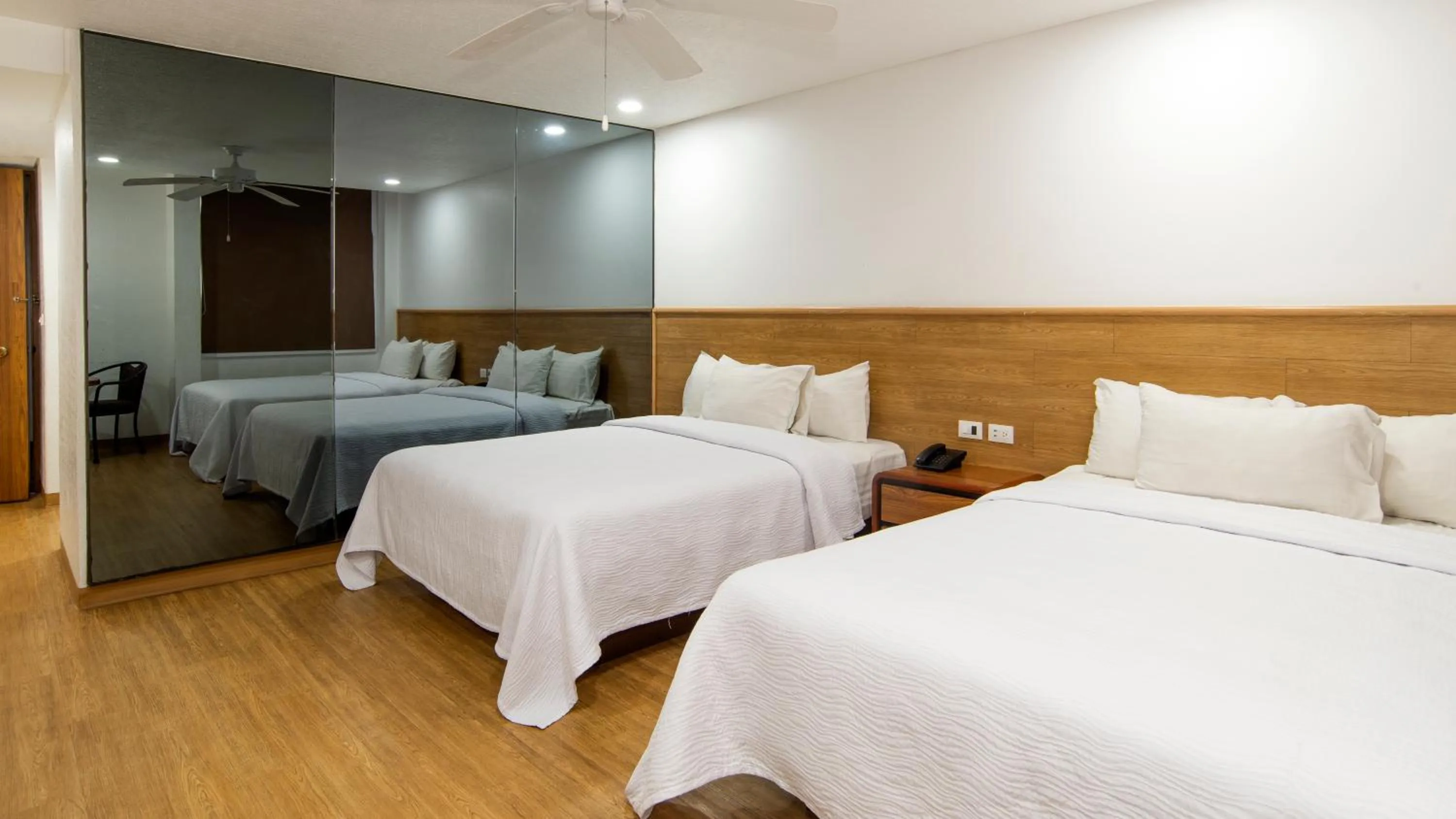 Bed in Hotel San Lucas