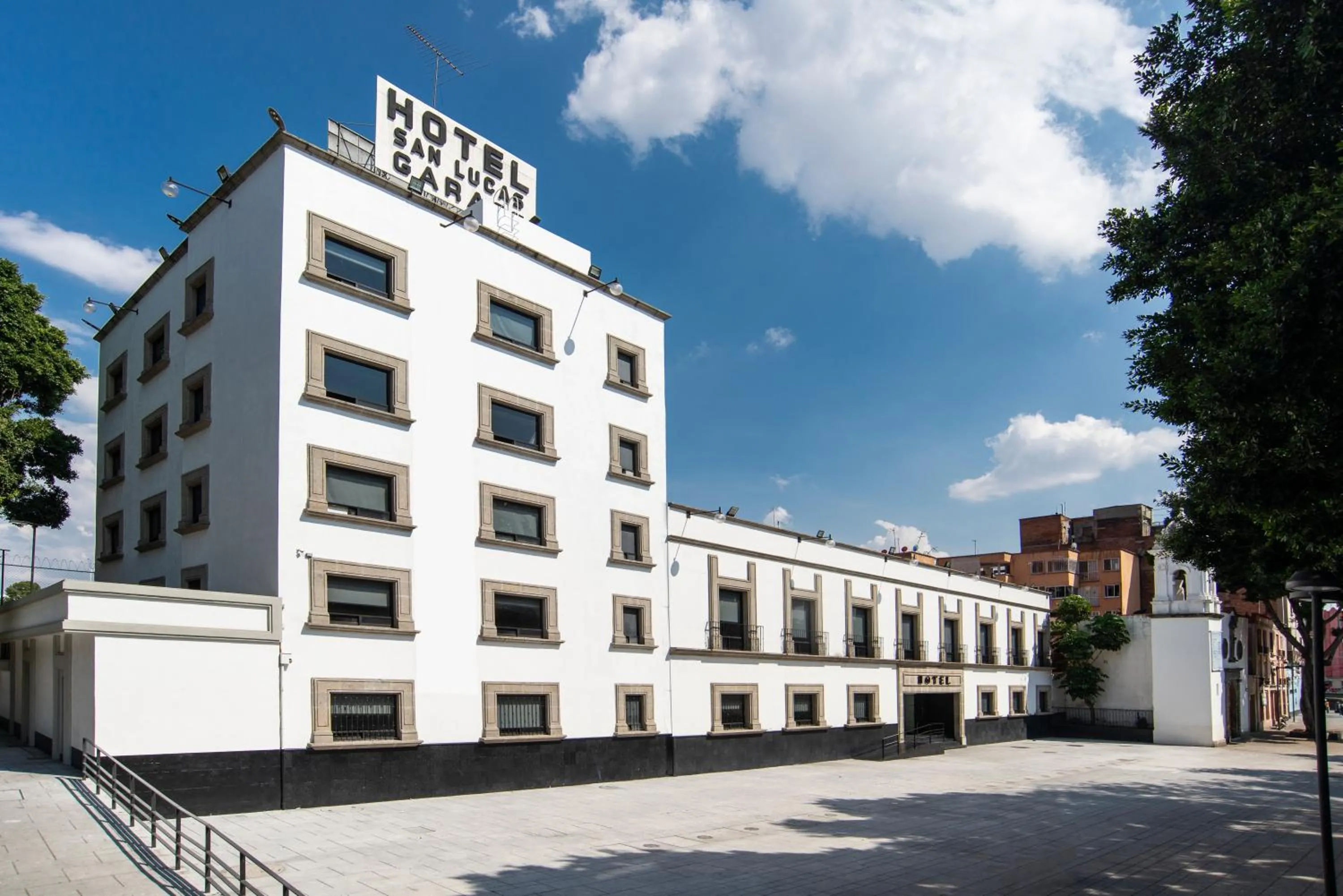 Property building in Hotel San Lucas