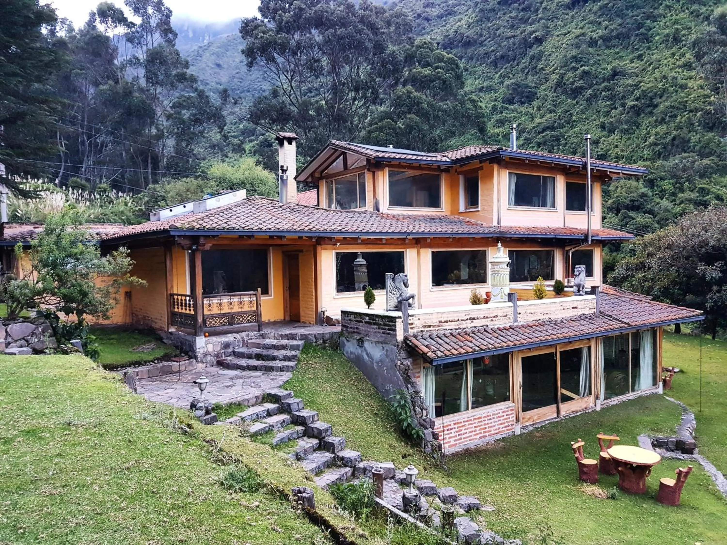 Property building in Hacienda Rumiloma