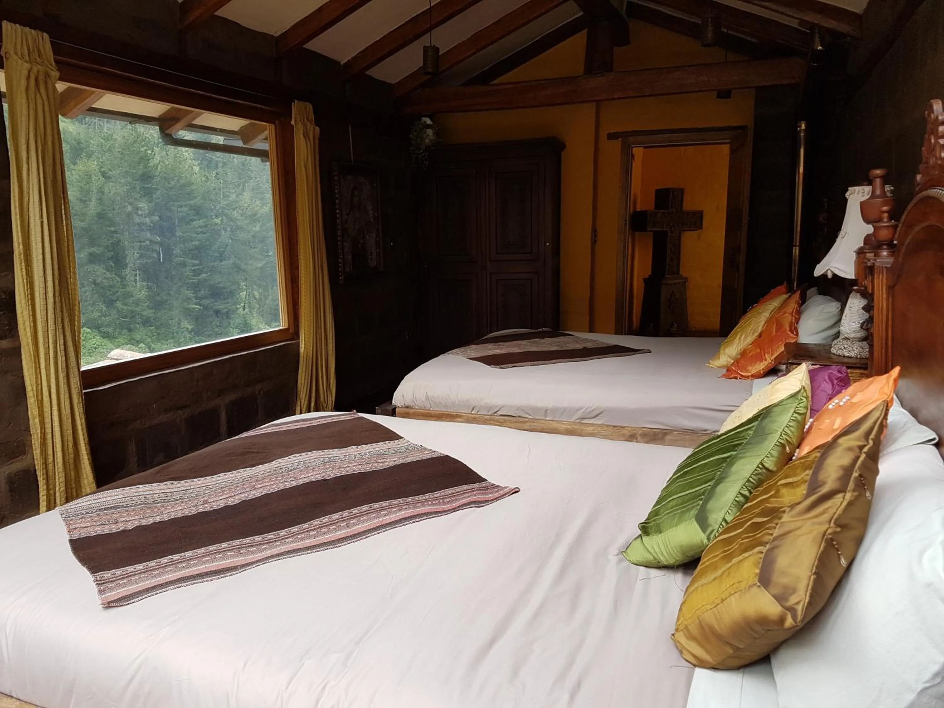 Photo of the whole room, Bed in Hacienda Rumiloma