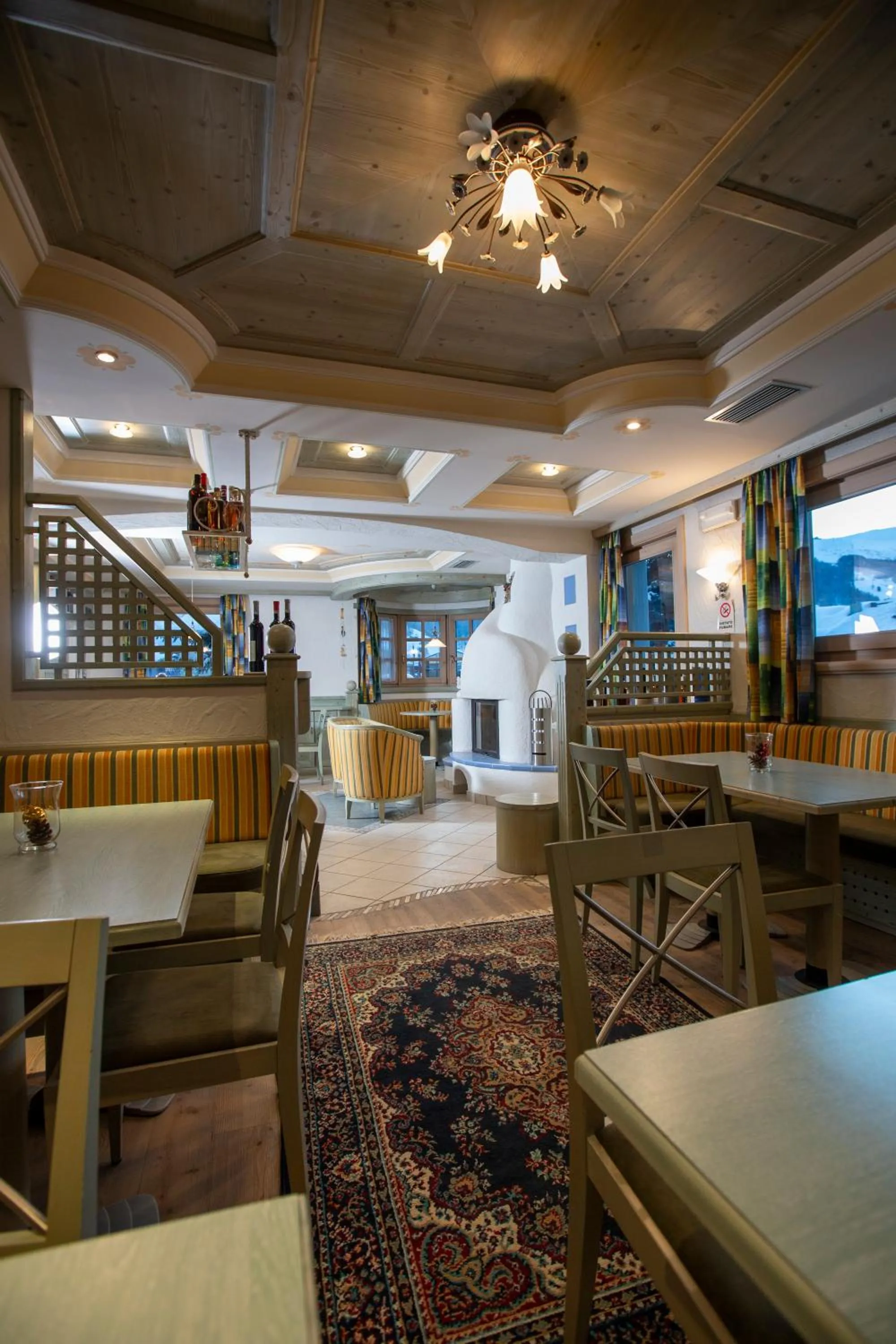 Lounge or bar, Restaurant/Places to Eat in Hotel "La Suisse"