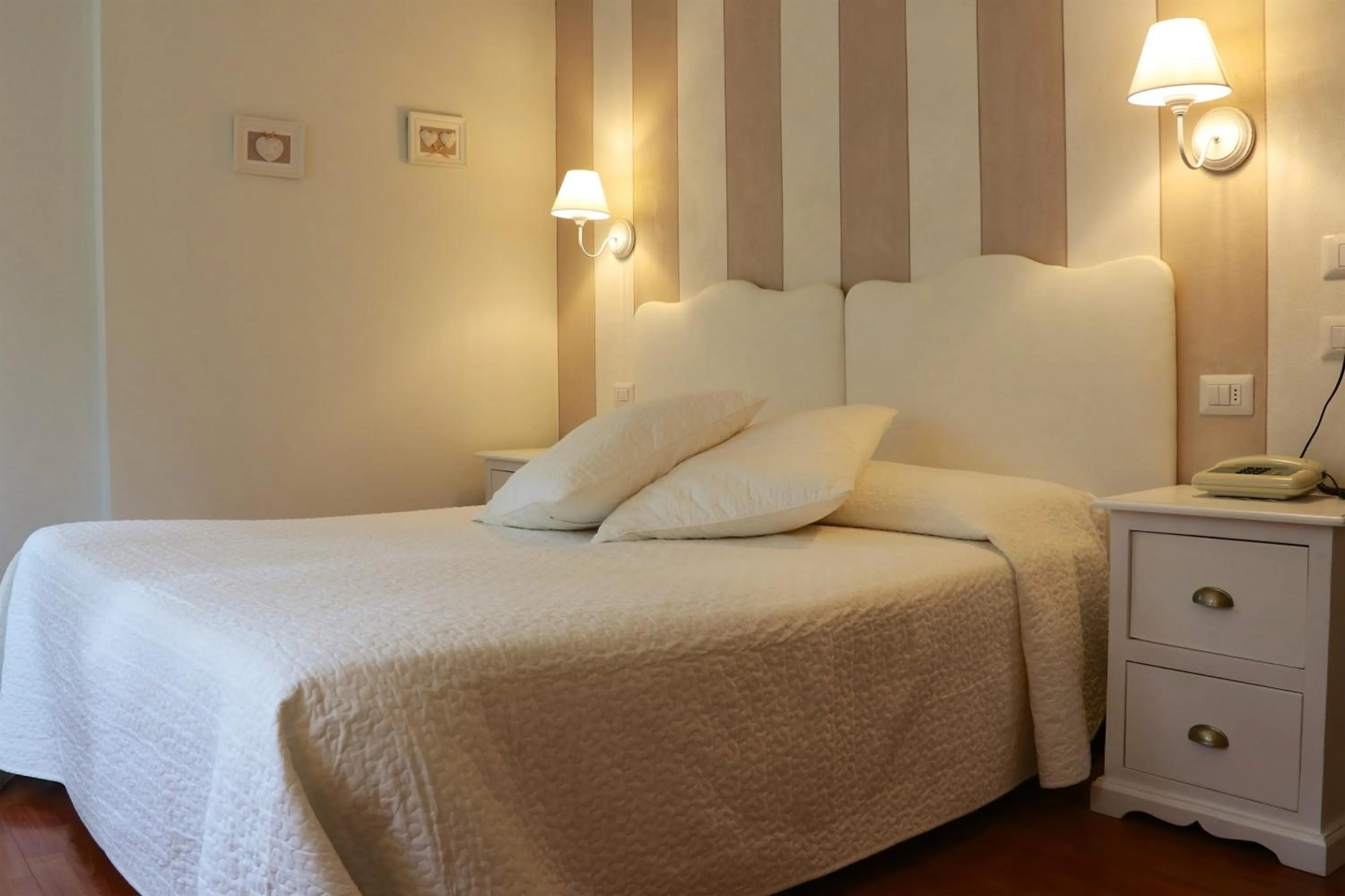 Spring, Bed in Hotel Du Parc