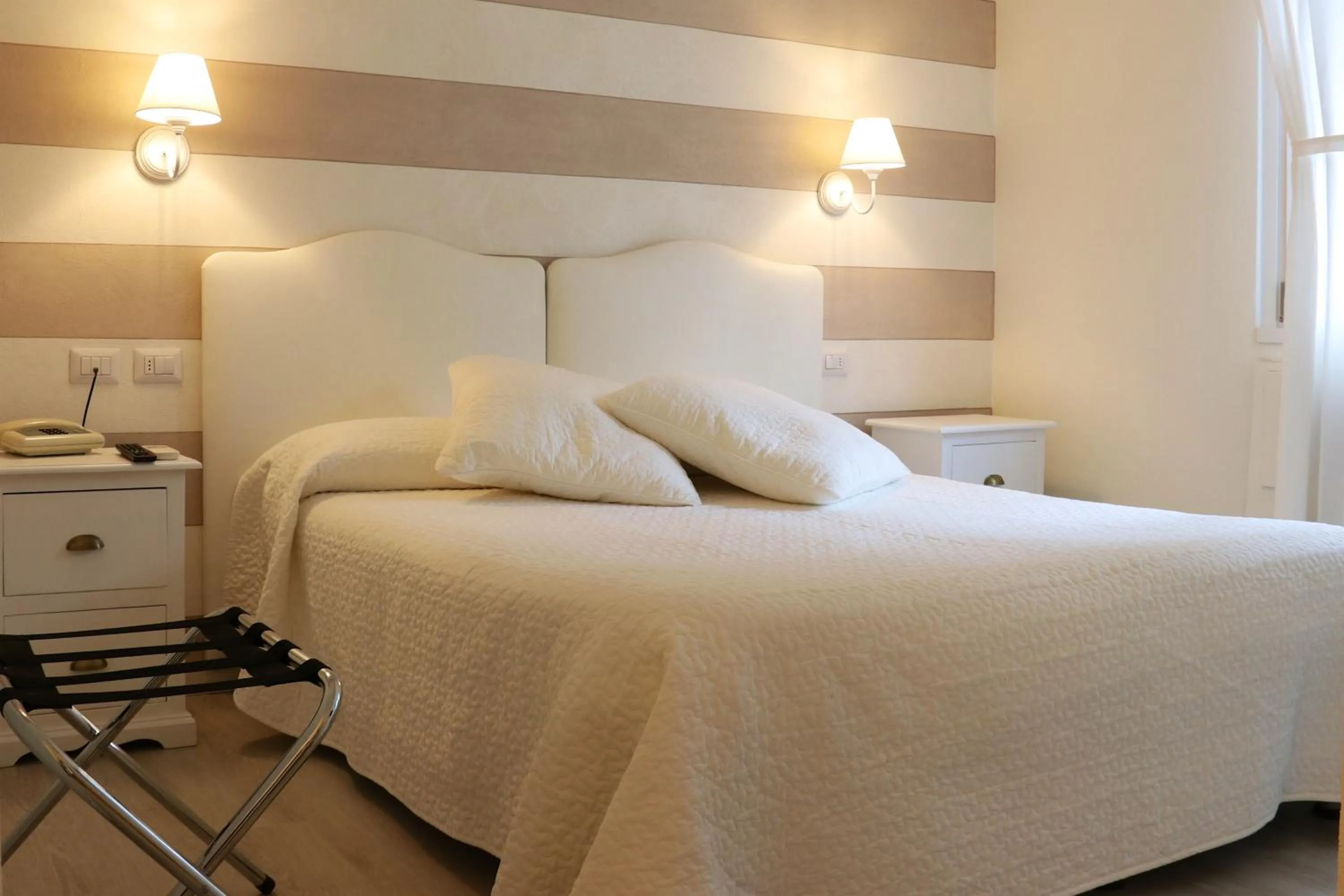 Spring, Bed in Hotel Du Parc