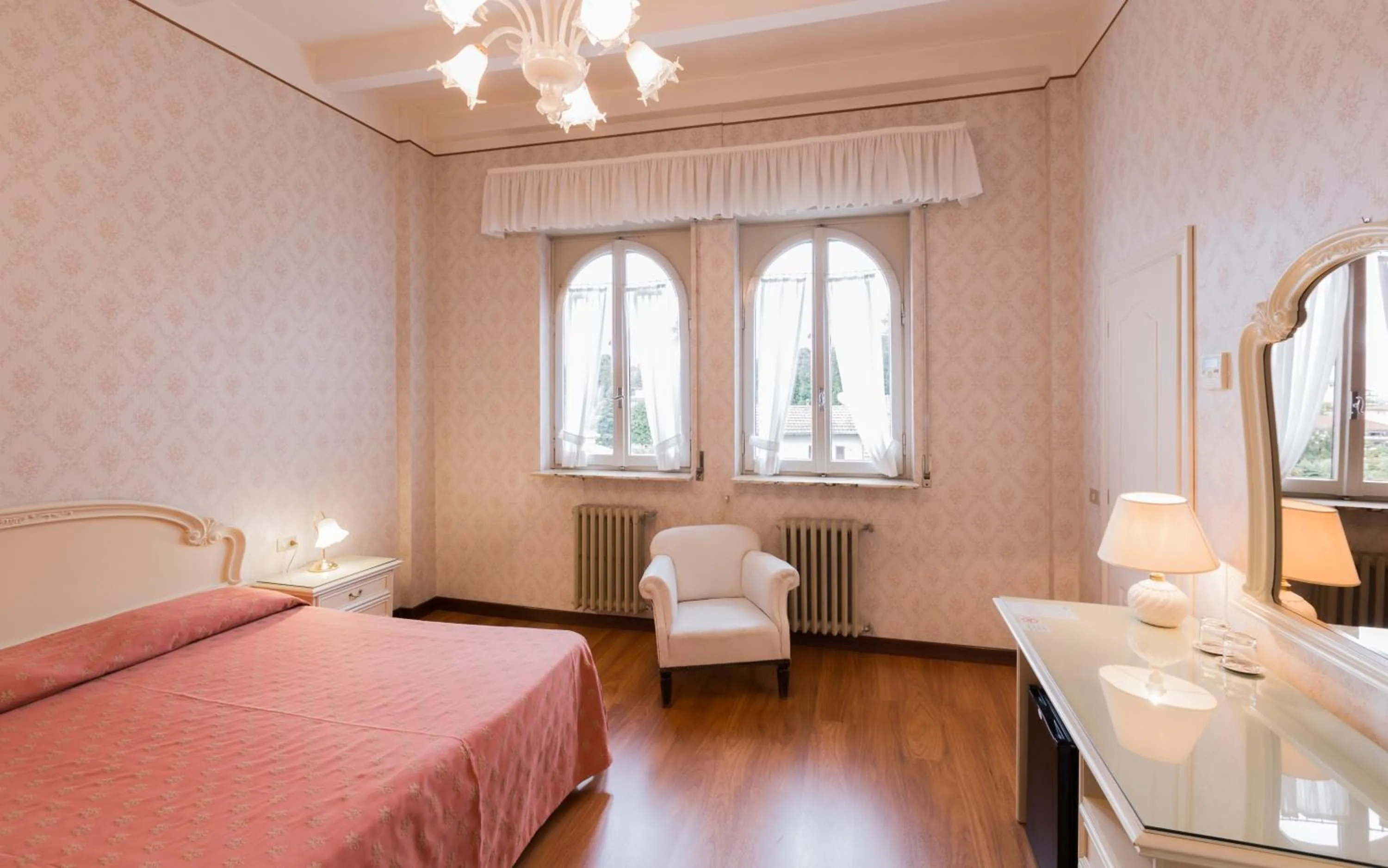 Bed in Hotel Du Parc