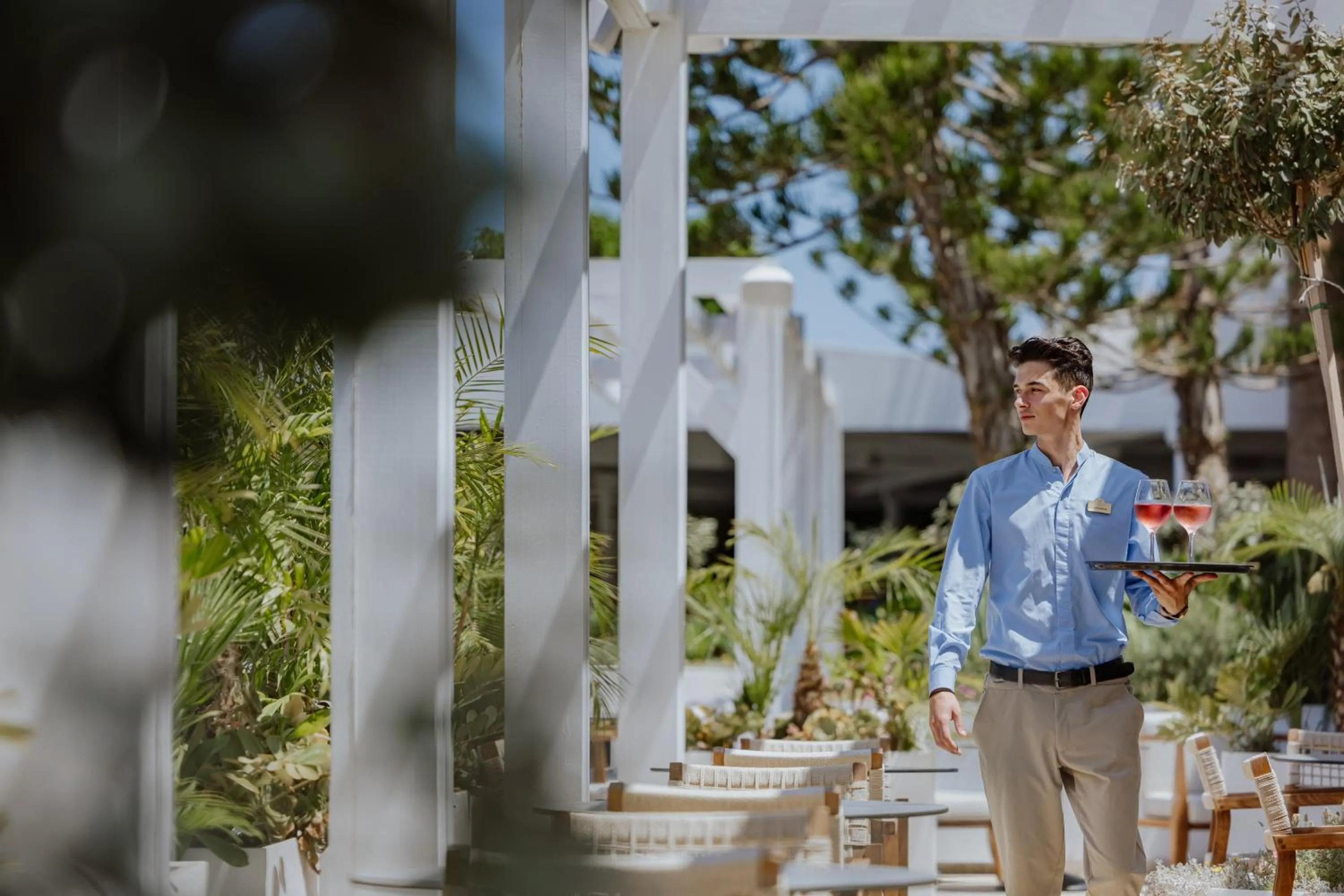 Lounge or bar in Golden Coast Beach Hotel