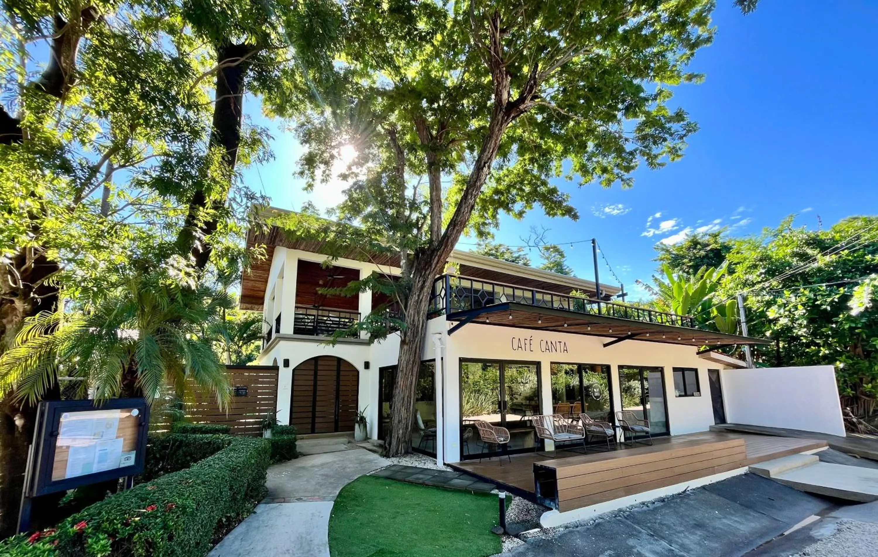 Property building in Hotel Cantarana