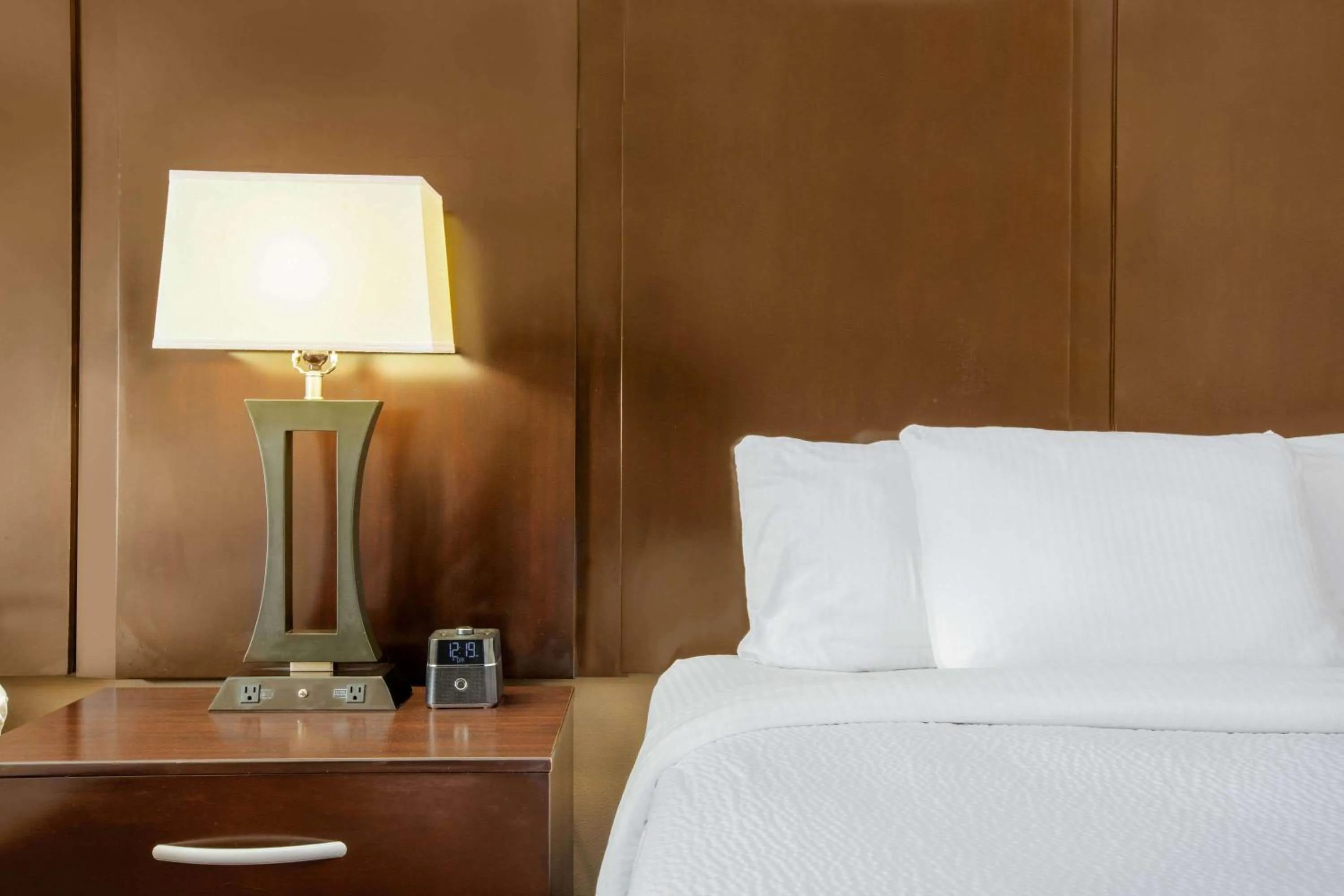 Photo of the whole room, Bed in La Quinta by Wyndham Conway