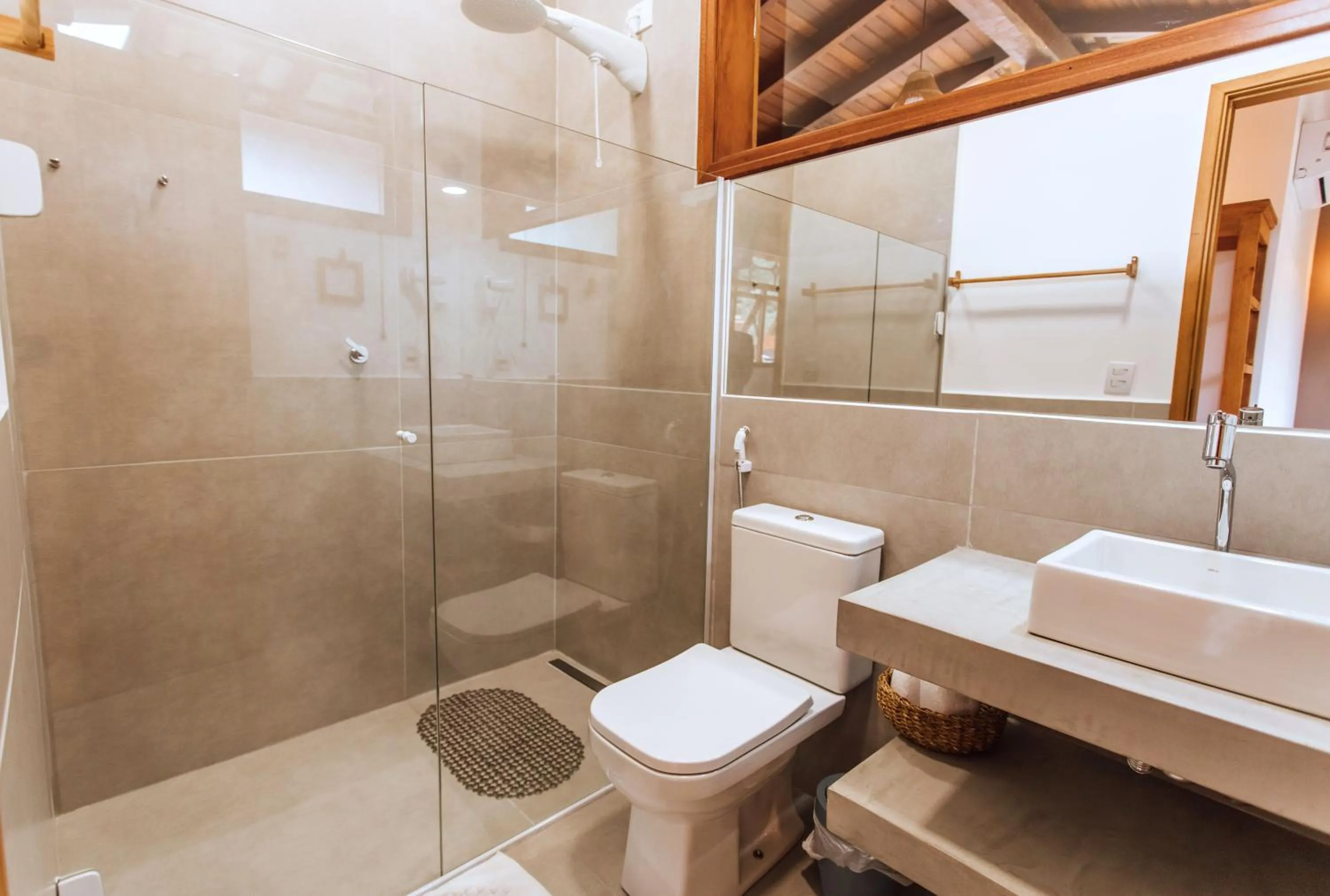 Shower in VELINN Pousada Villa Caiçara