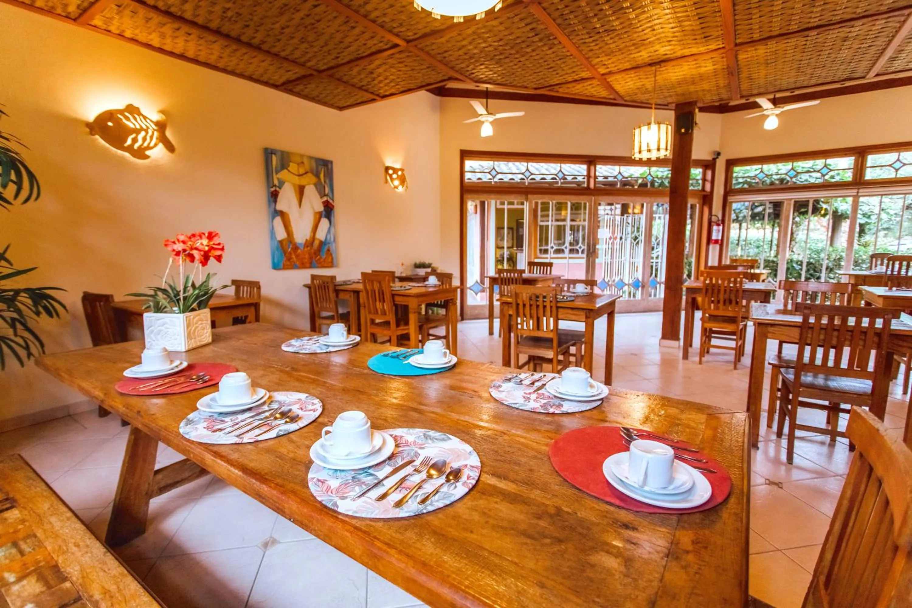 Dining area in VELINN Pousada Villa Caiçara