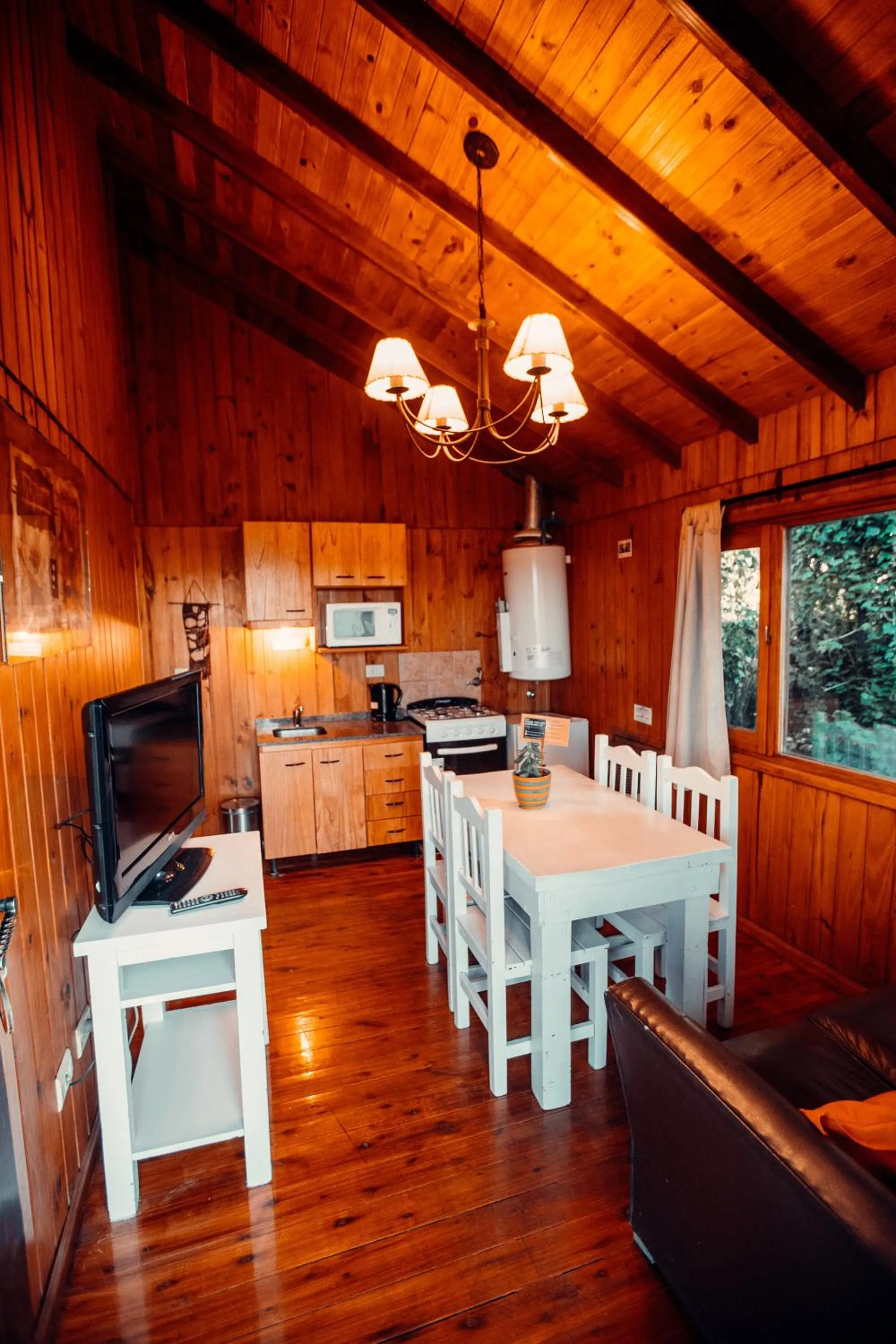 Kitchen or kitchenette in Paraiso Patagónico Bungalows and Aparts