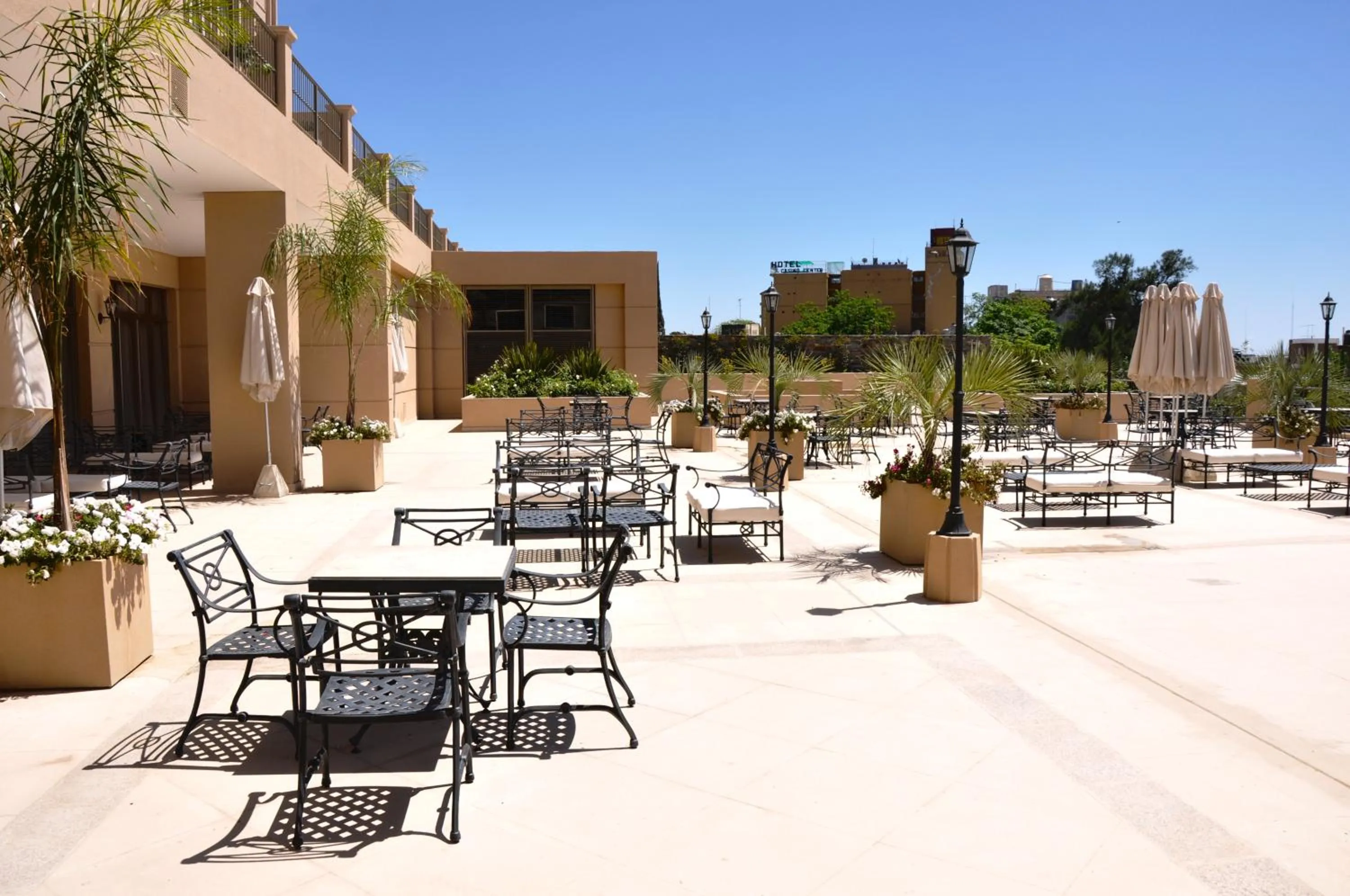 Restaurant/places to eat in Gran Amérian Carlos V